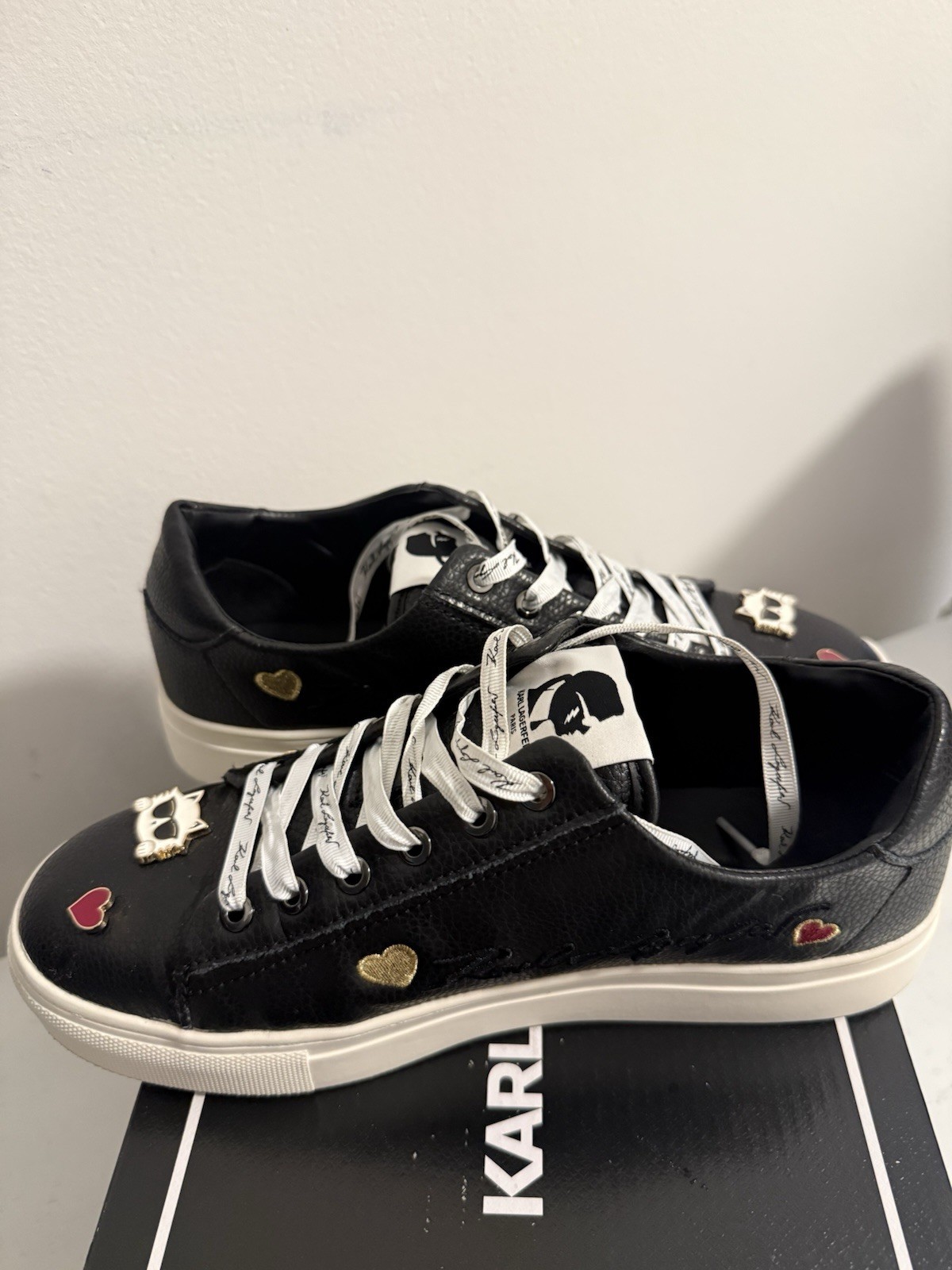 Karl Lagerfeld Cate & Heart Pins Charms Platform Sneaker Womens 8 Black Shoes