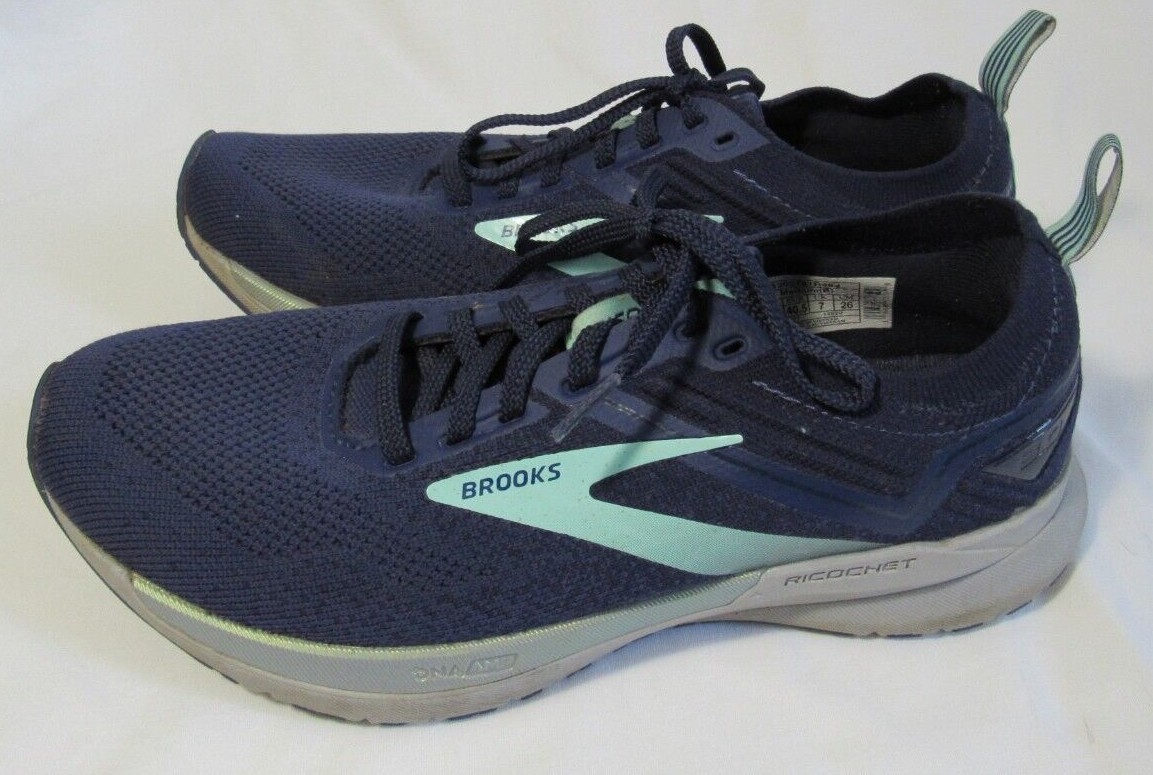 Brooks Ricochet 3 Blue DNA AMP Womens Running Sneaker Shoes Size 9B EUC