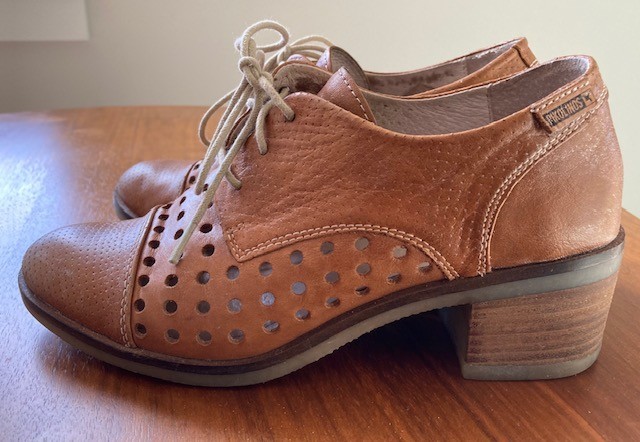 Brown Pikolinos laser-cut leather oxford lace up shoes size 36 women