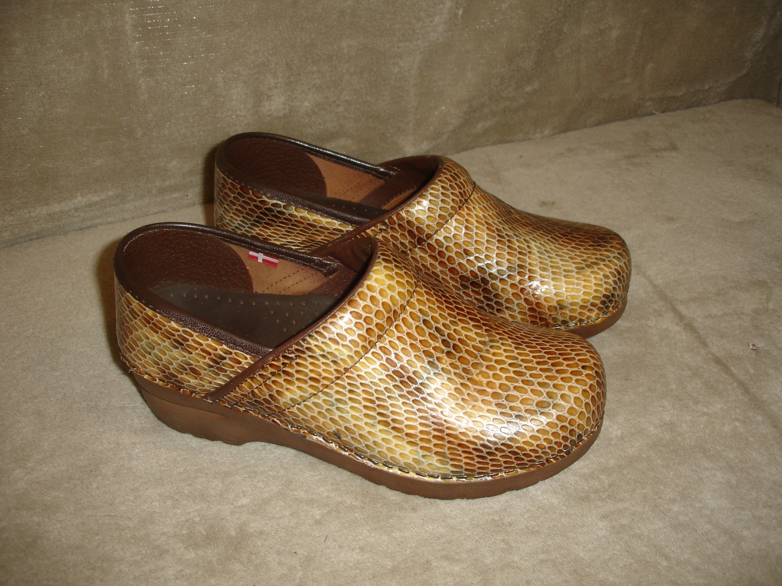 Sanita The Original Danish Clog Ladies Slip On Shoes Snakeskin Print EU 38 US 7