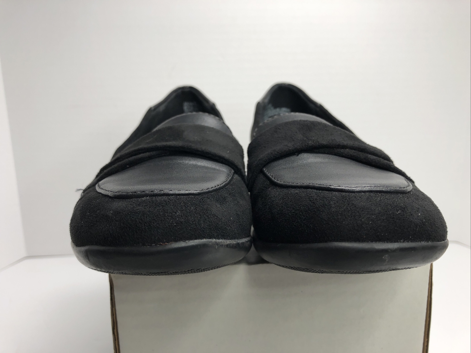 Baretraps Juliya Loafers Size 5.5 Black Leather