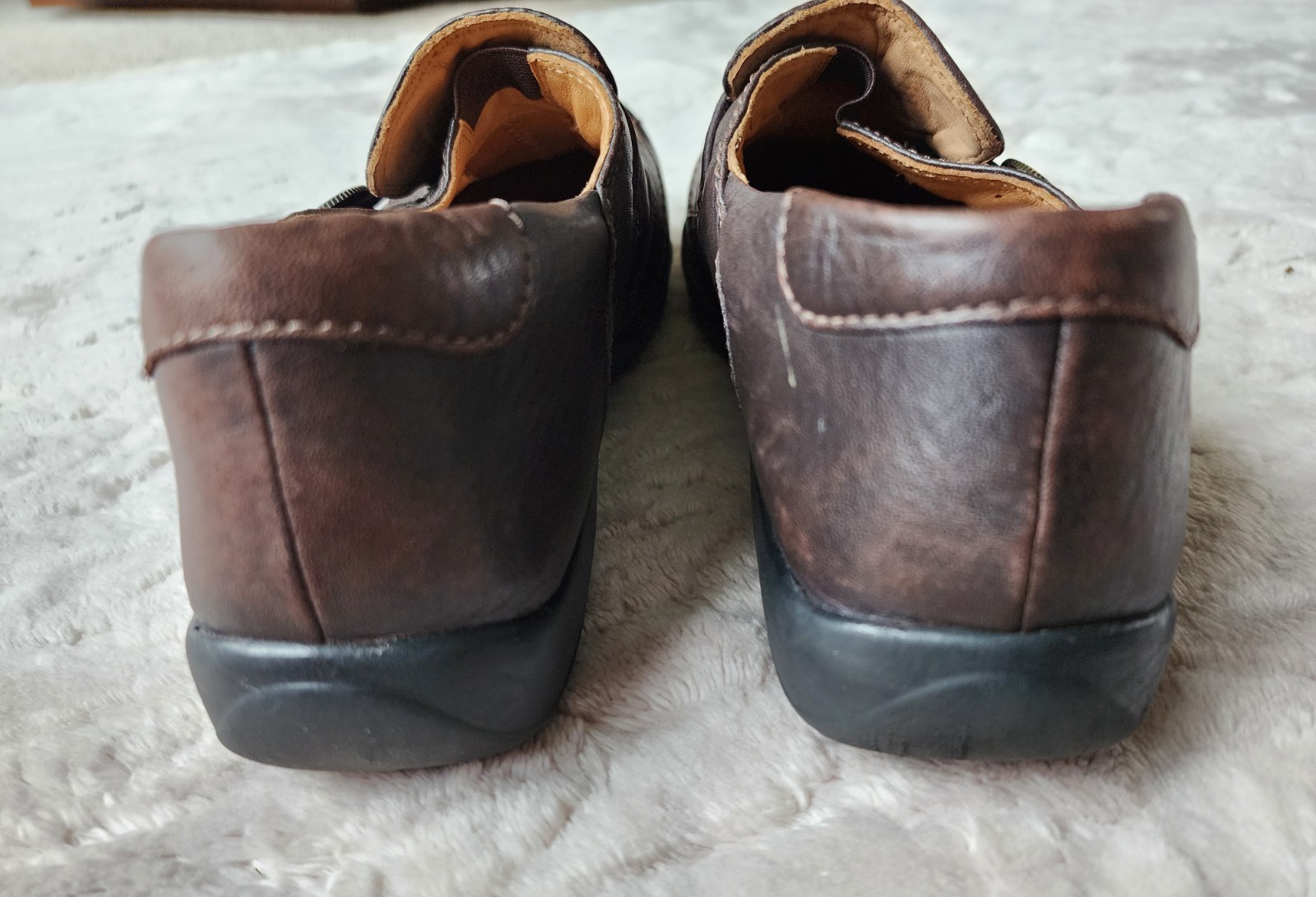 Clarks Un.Loop Brown Leather Slip On Shoes Womens 6.5