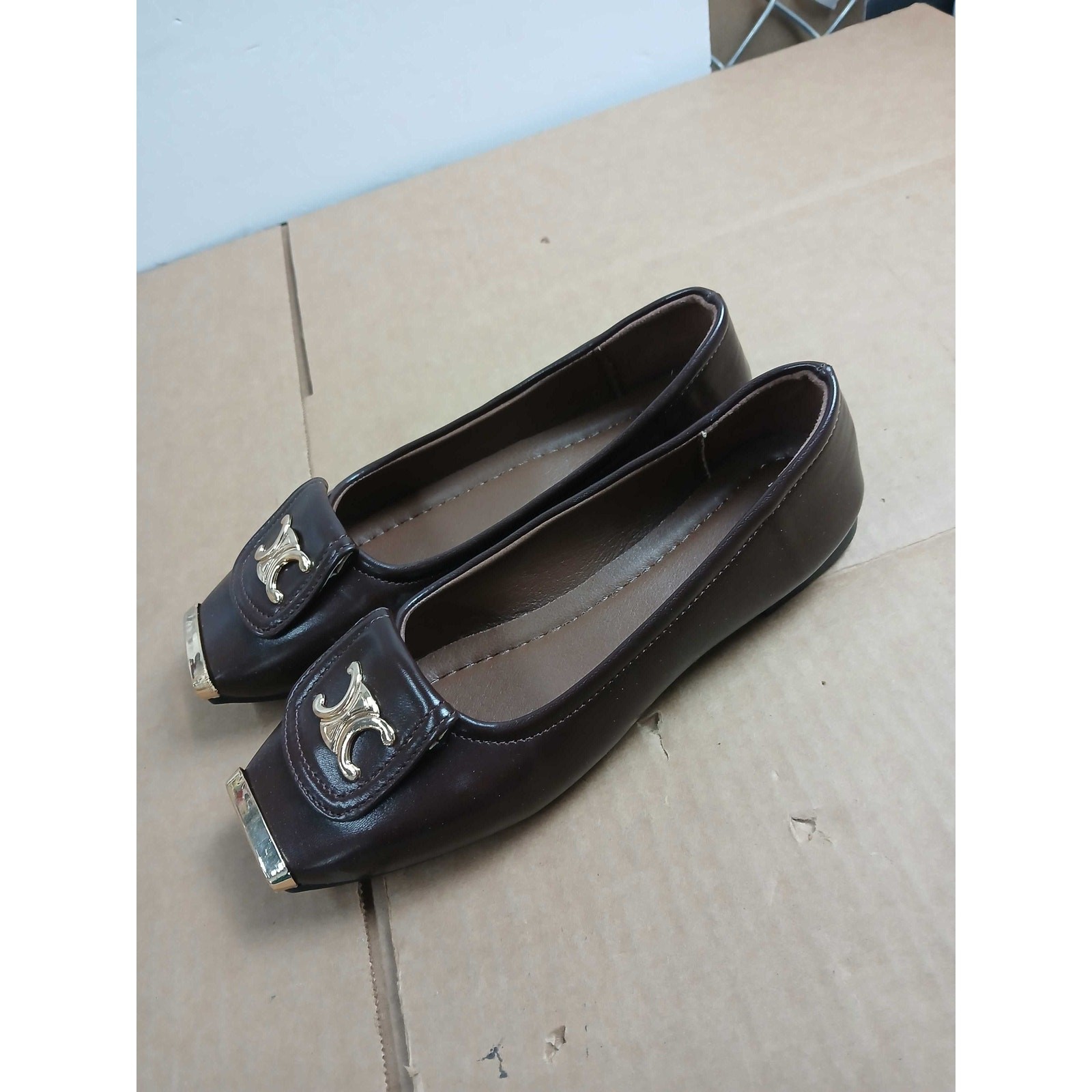 USED no brand nameBrown square-tBrown square-toe flat- 225 (1.5)