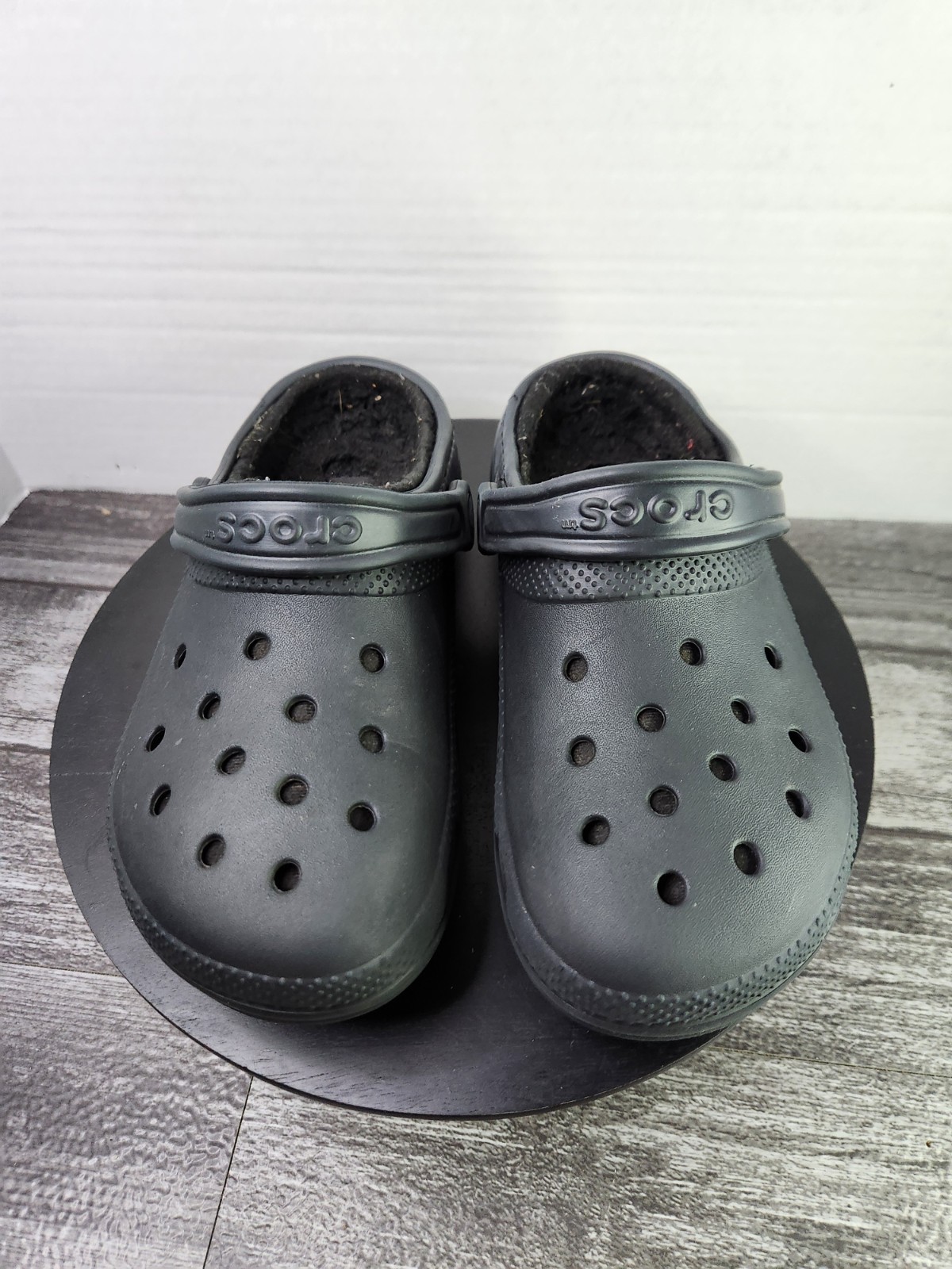Crocs Cloth Interior Womens Clogs Size 7