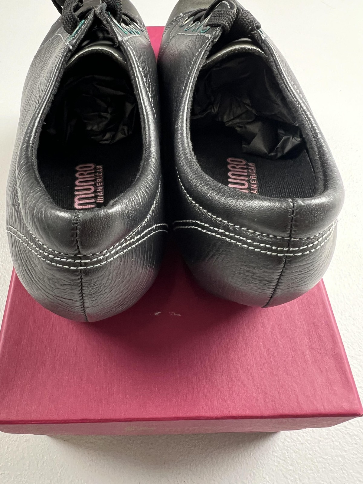 Munro Dakota Shoes Womens Size 10 W Black Leather Lace Up Comfort Sneakers