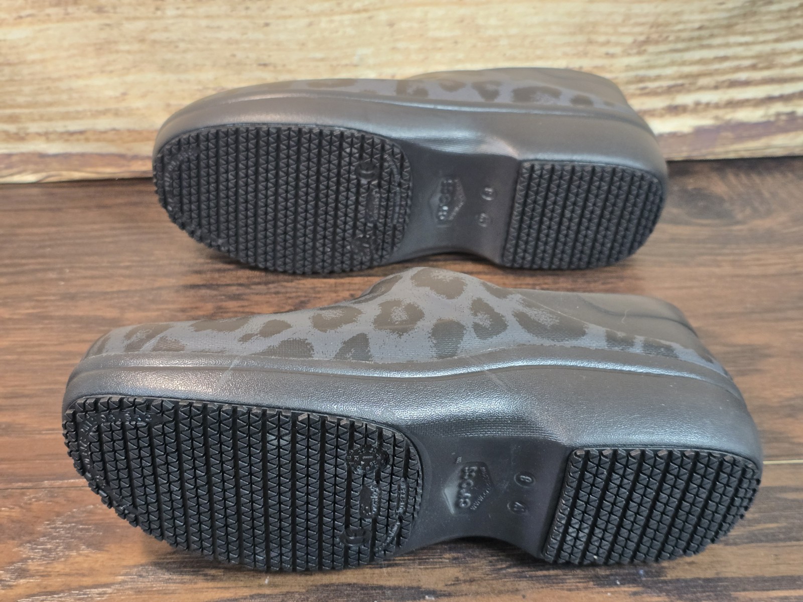 Crocs Neria Pro II Black Leopard Nurse Clog (205385) Comfort Sz W8 No Box Preown