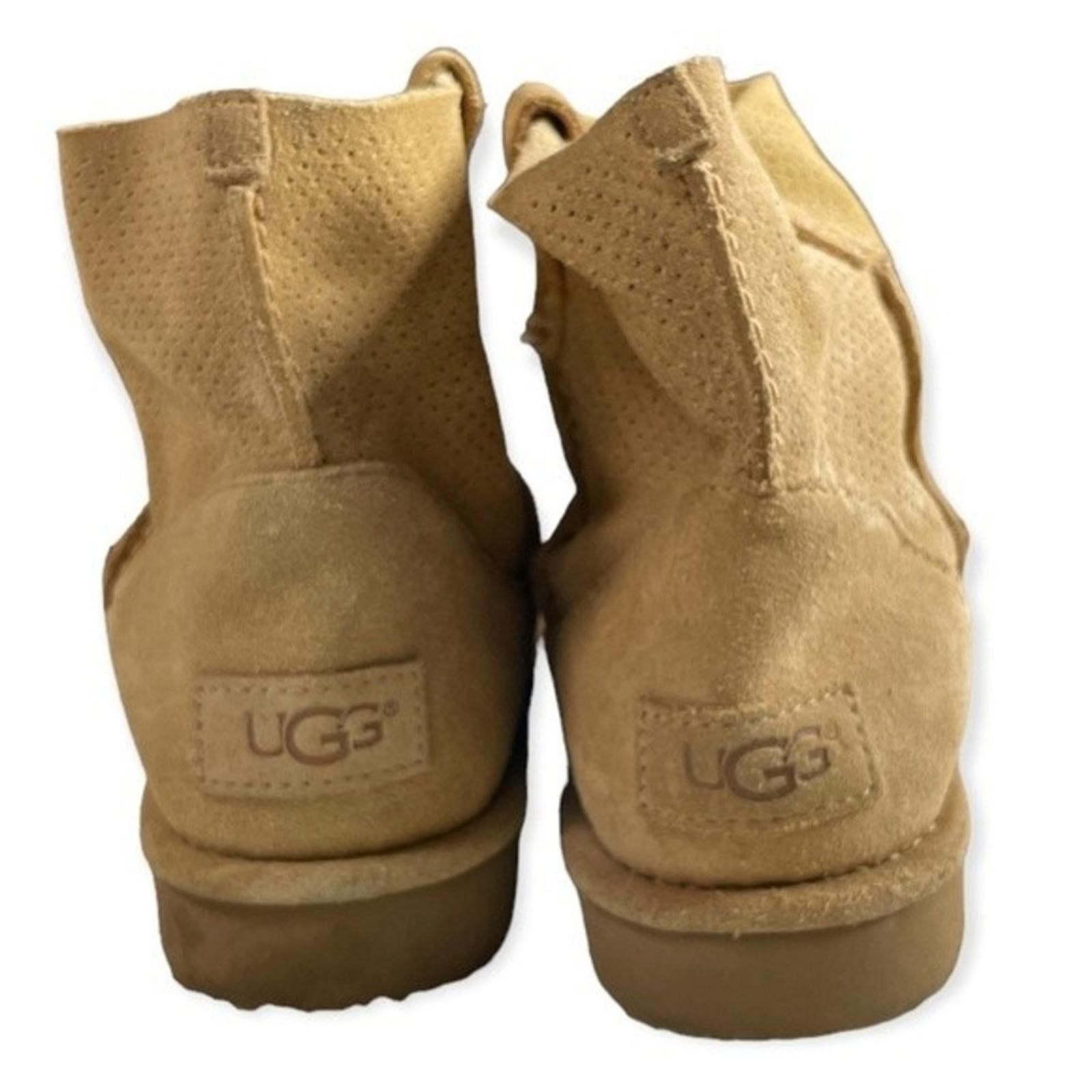 UGG Women’s Classic Unlined Mini Perf Winter Boot Color Tawny Size 9 S/N 1016852