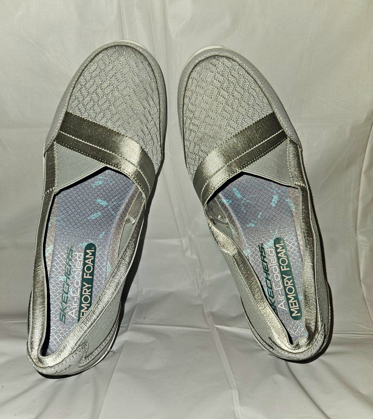 Skechers Memory Foam Women’s Slip-On Flats Gray/Silver Knit US 8.5 M