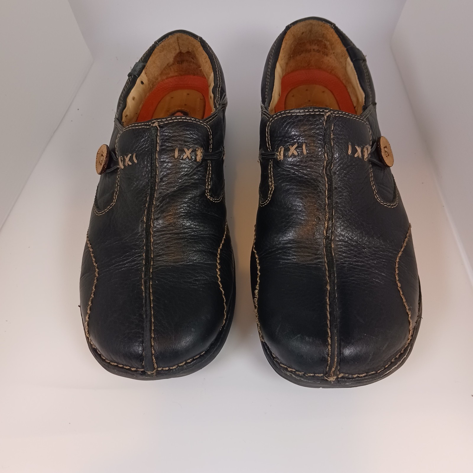 Clarks Unstructured Un Loop Women’s 7M Black Leather Slip‑On Comfort Shoes