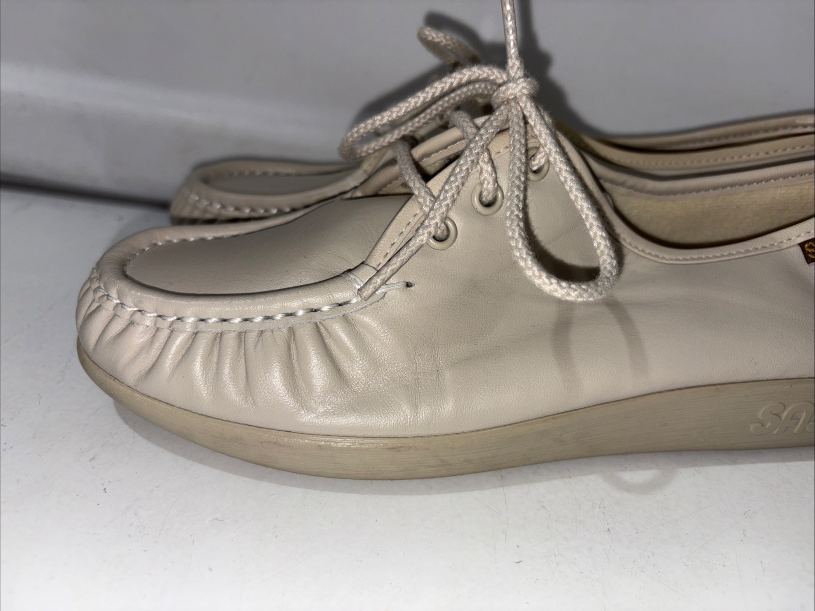 SAS Siesta Womens Shoes 8.5 M Beige Lace Up Leather Handsewn Moccasin USA Made