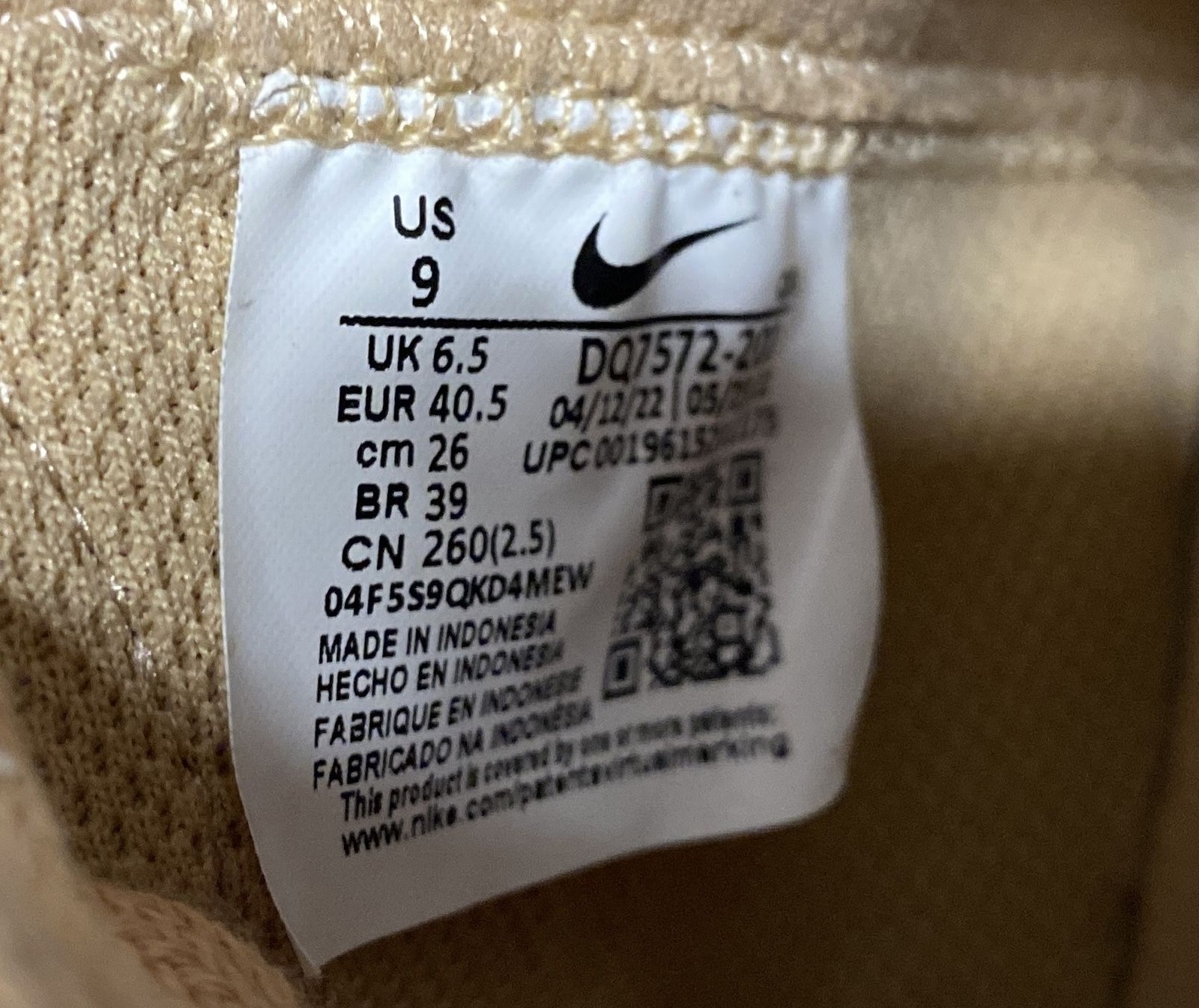Nike Blazer Mid ’77 Premium Women Sneakers Size 9 US