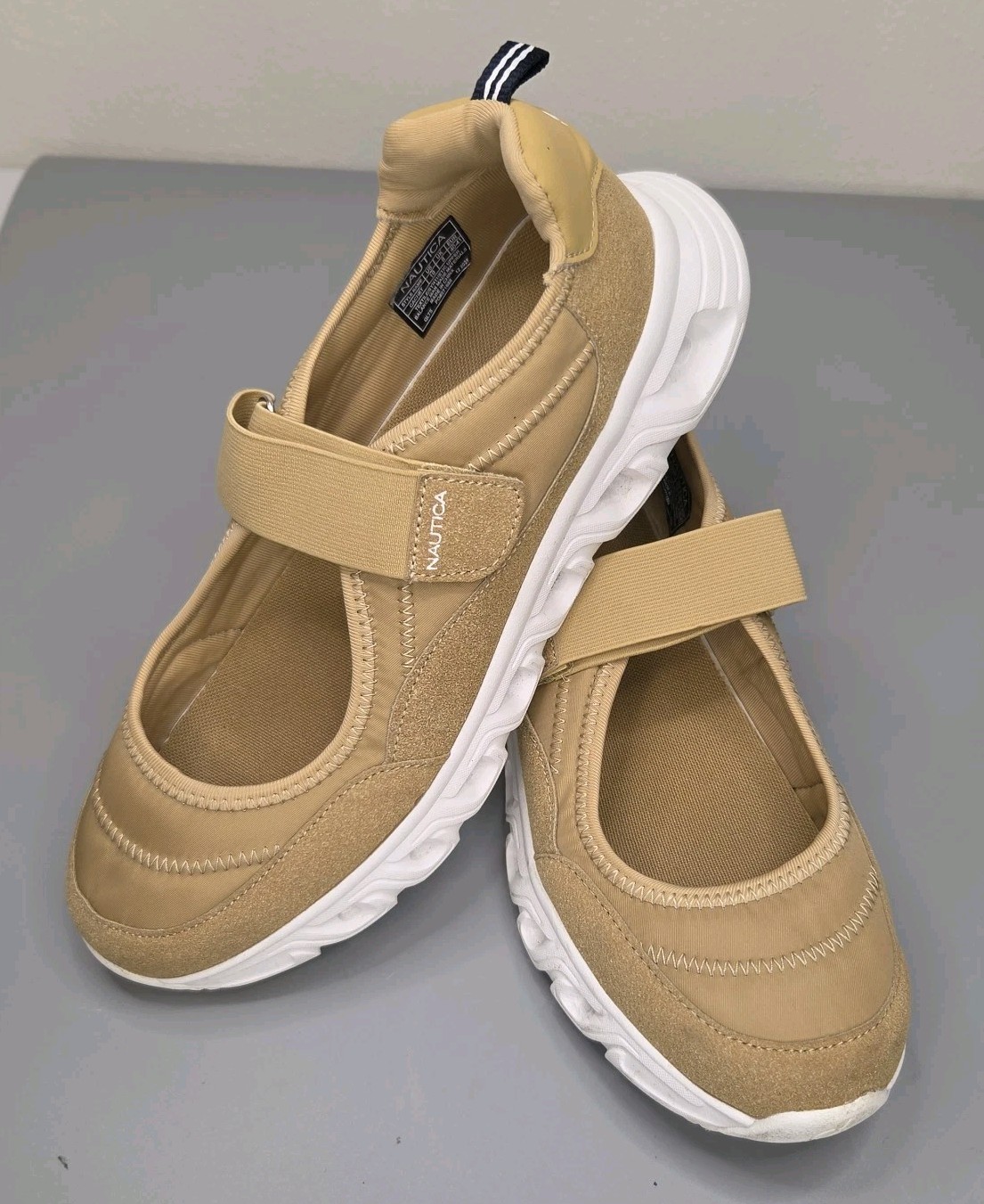 Nautica Ladies Cachet Sneaker Shoes Size 10 Tan Khaki Casual Mary Jane