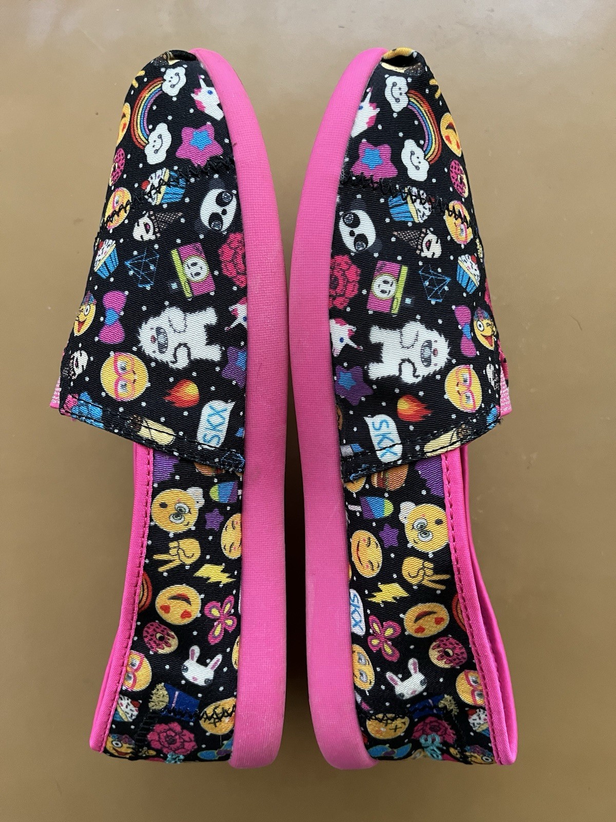 Skechers Womens Emoji Print Canvas Slip On Shoes Size 5 Memory Foam Gel Infused