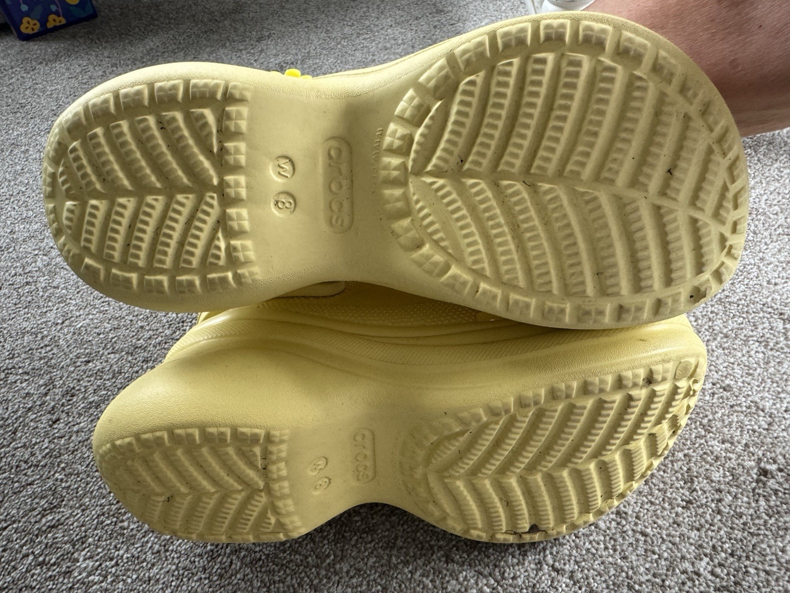 Crocs Women’s Classic Yellow Platform Clog Disco w Pearl & Sparkle Jibbitz Sz 8