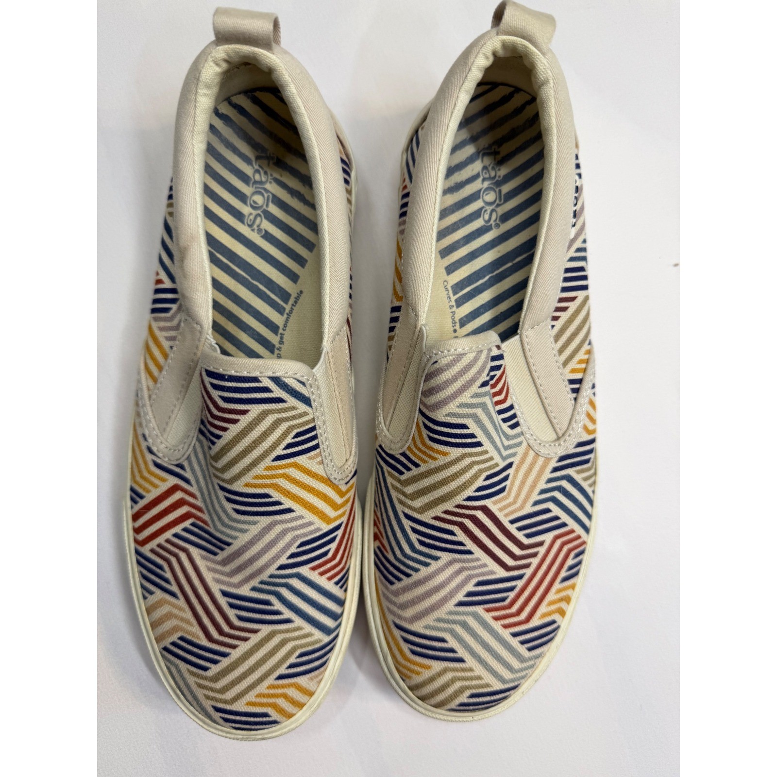 Taos Rubber Soul Slip On Sneakers Multi Color Geometric Canvas Womens 8.5