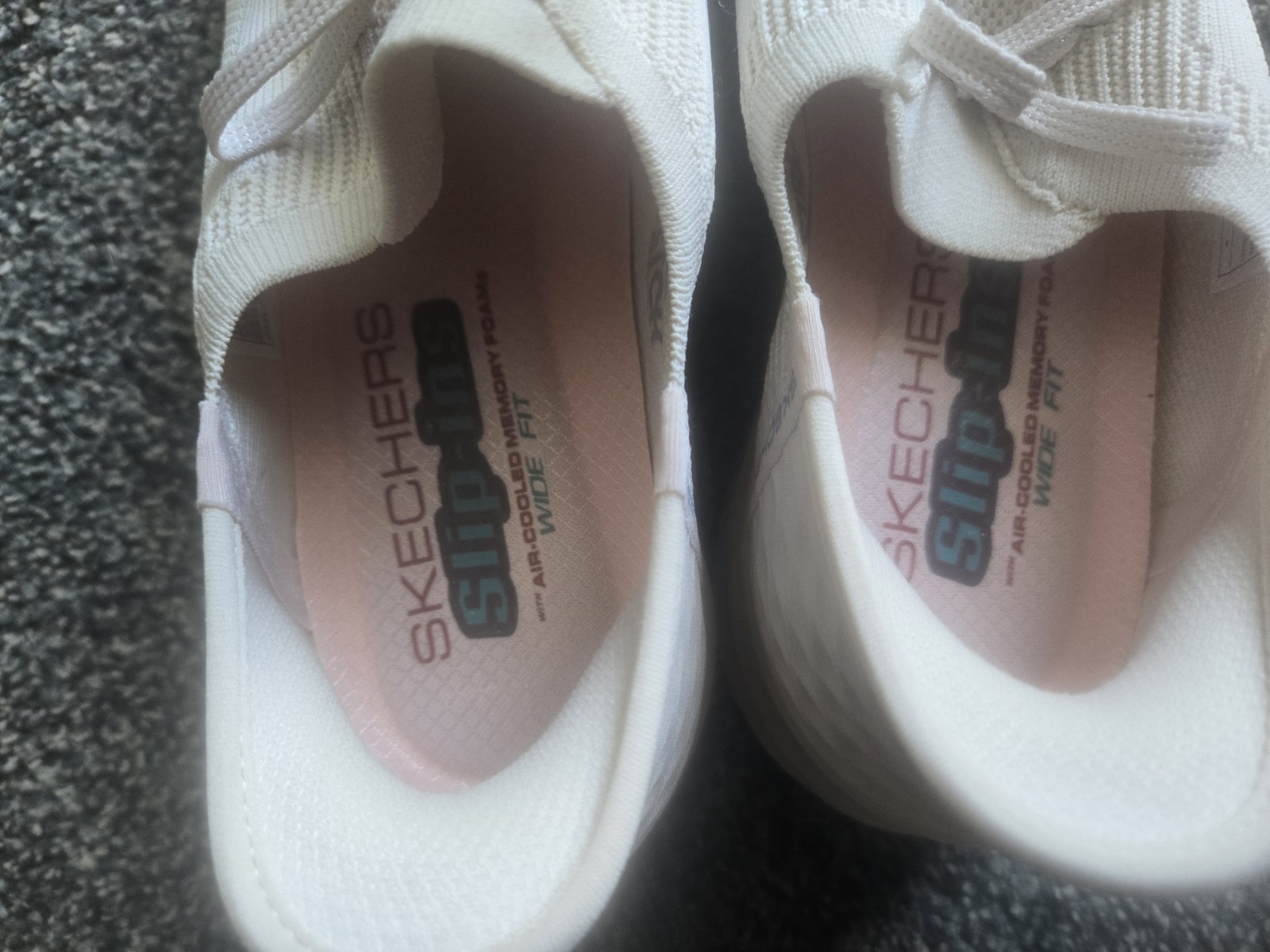 Skechers Hands Free Slip-Ins Women’s Size 7.5 Wide Fit Memory Foam NEW