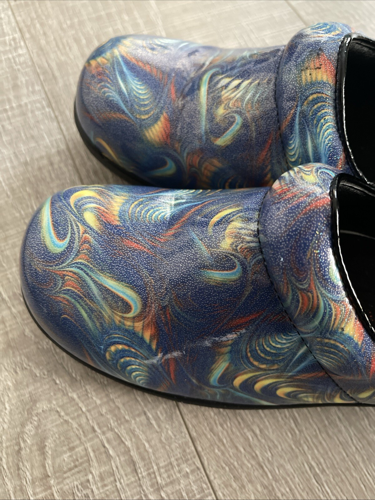 Savvy Women’s Brandy Multi Color Sparkle Patent Leather Nursing Clogs-New No Box