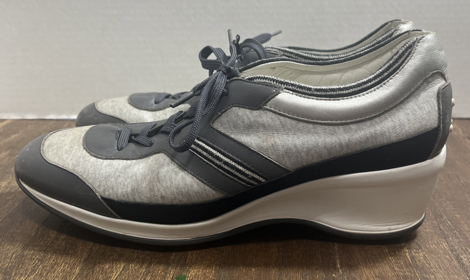 Tods Women’s Blue Gray Leather Fabric Almond Toe Wedge Sneakers Sz 8 US / 39 EU