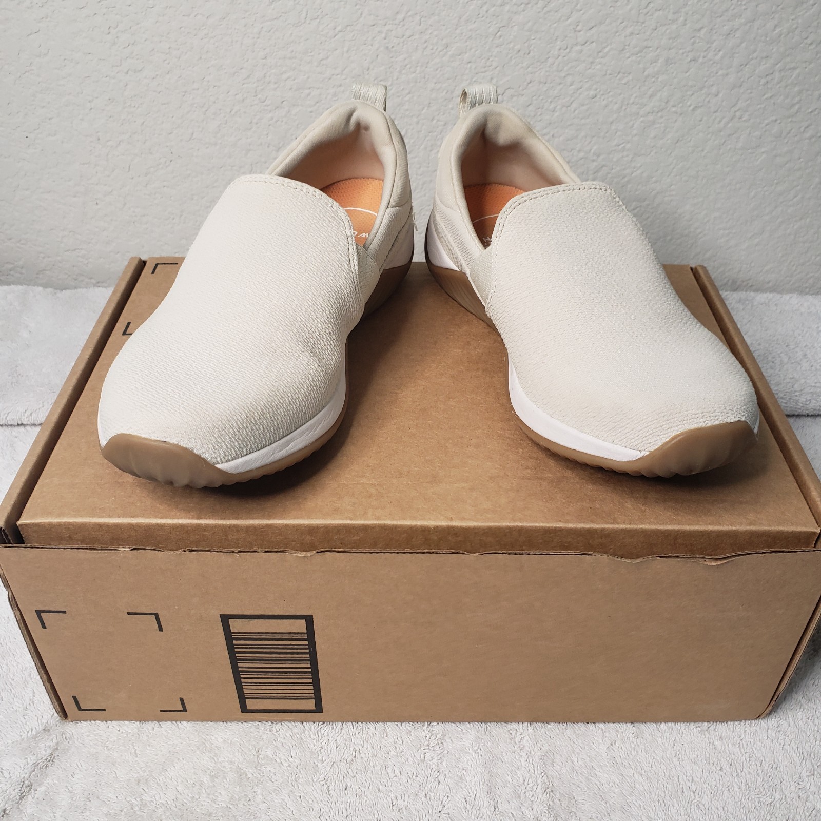 Ryka Echo Slip On Walking Shoes Women’s 6.5 W Cream Arch Support Lightweight