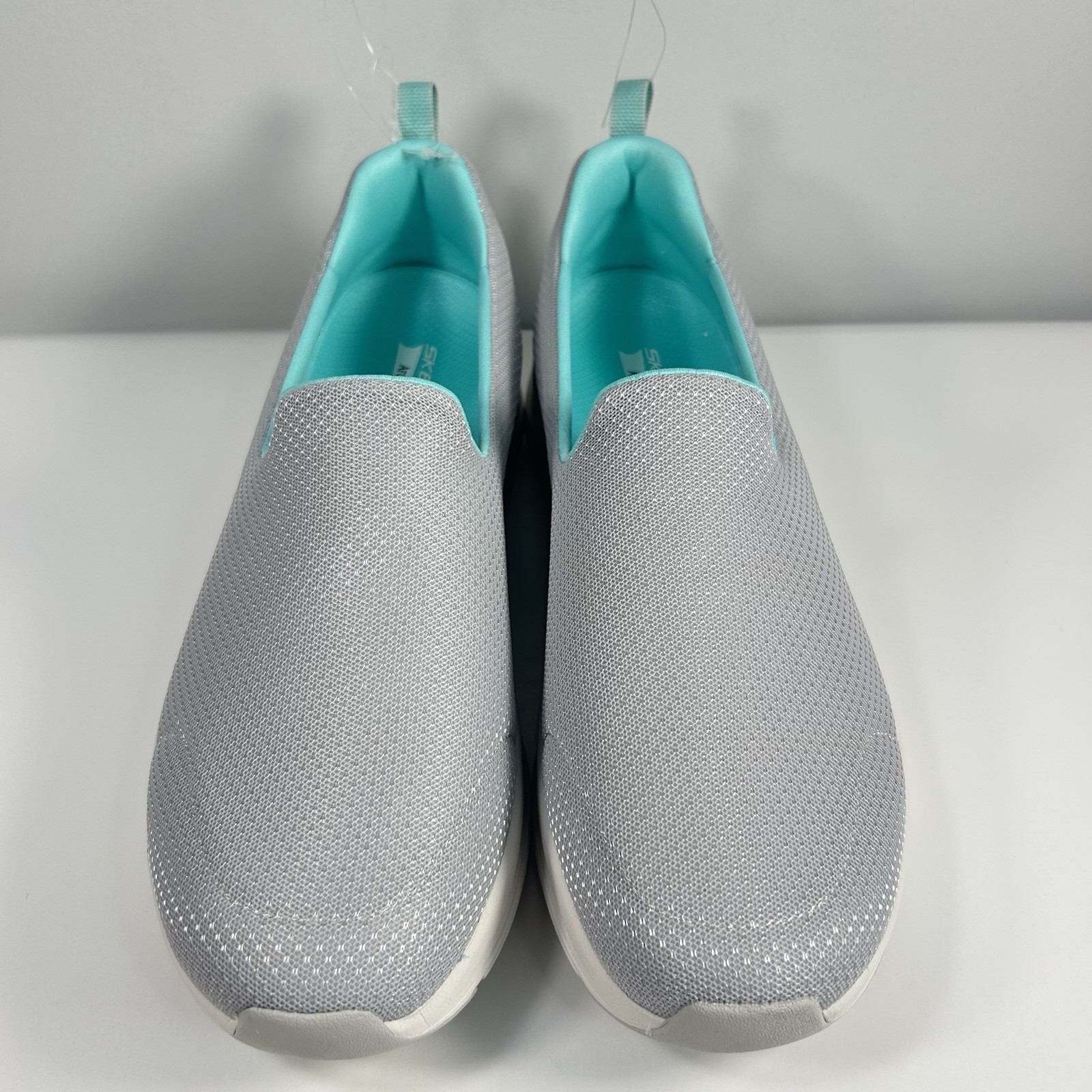New Skechers Arch Support Shoes Women’s Size 11 Slip On Walking Light Grey Aqua