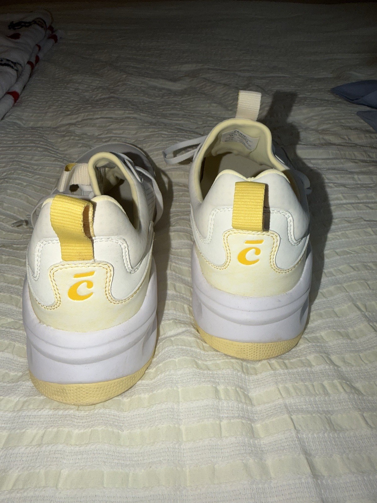 Clove Women’s Size 8.5 Nursing Comfort Sneakers, cream and yellow