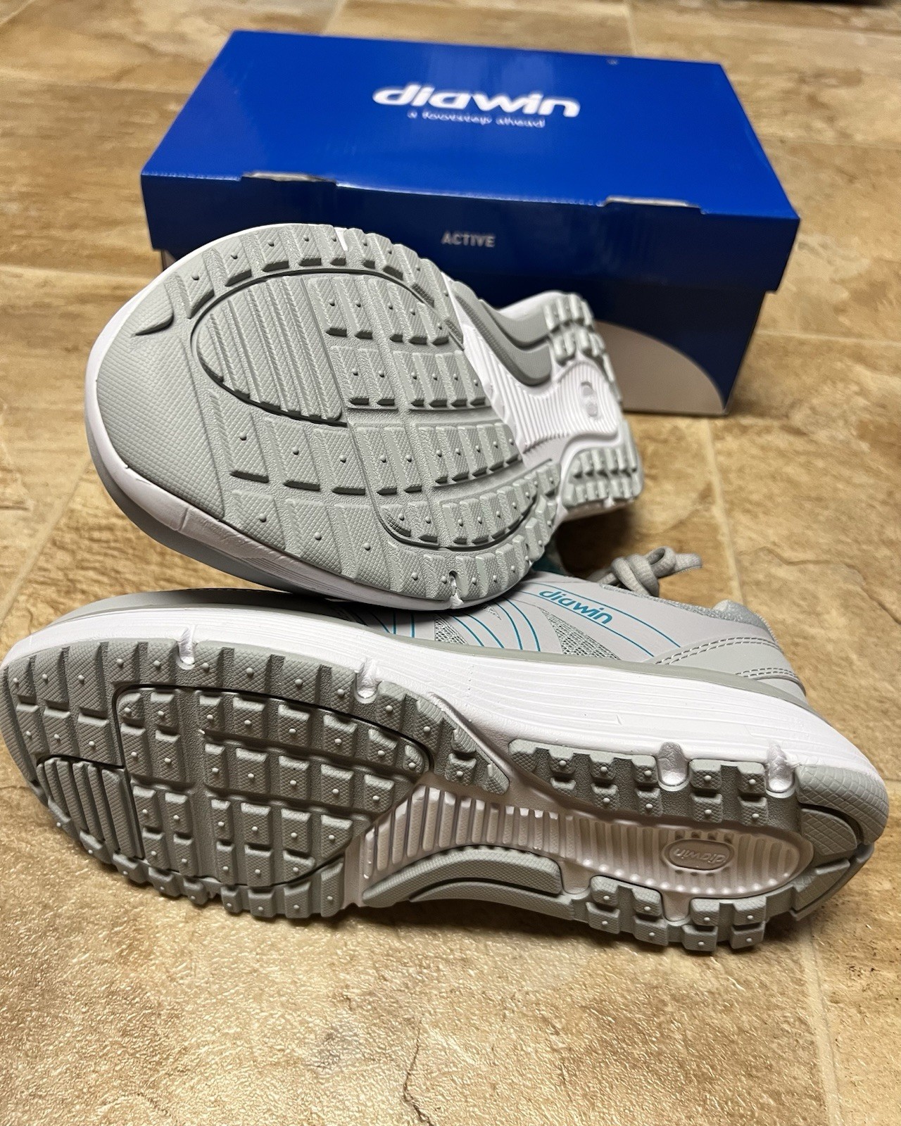 Diawin Wide Shoes Wide Toe Box Smooth Interior Breathable Size 10 Medium New
