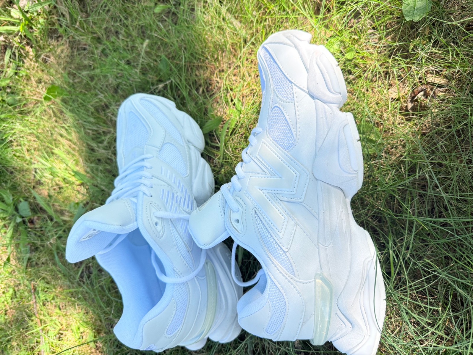 N balance 9060 M8.5 W10 shoes