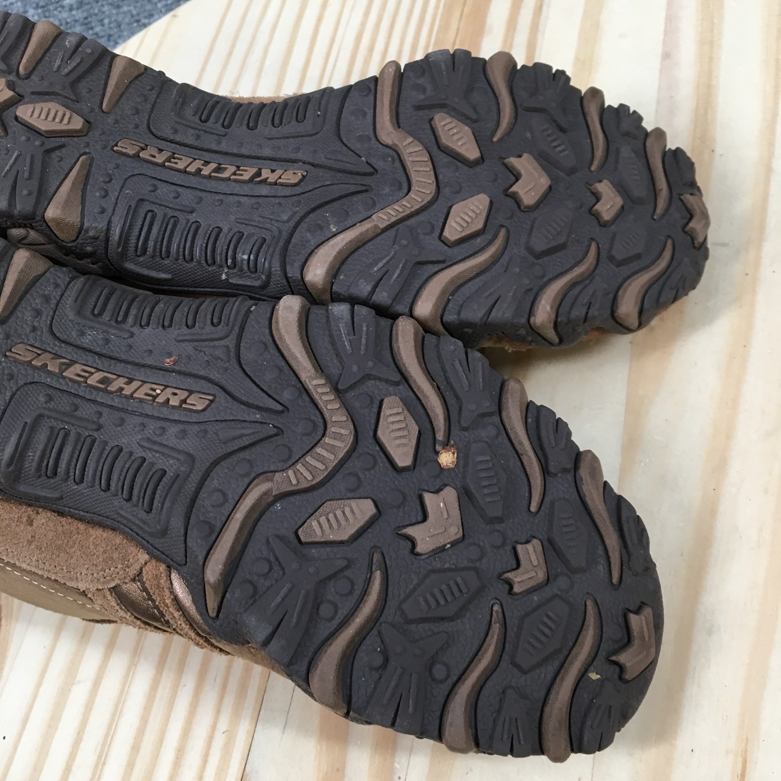 Skechers Shoes Womens 7 Trail Hiking Sneakers Lace Up Low Top Leather Brown