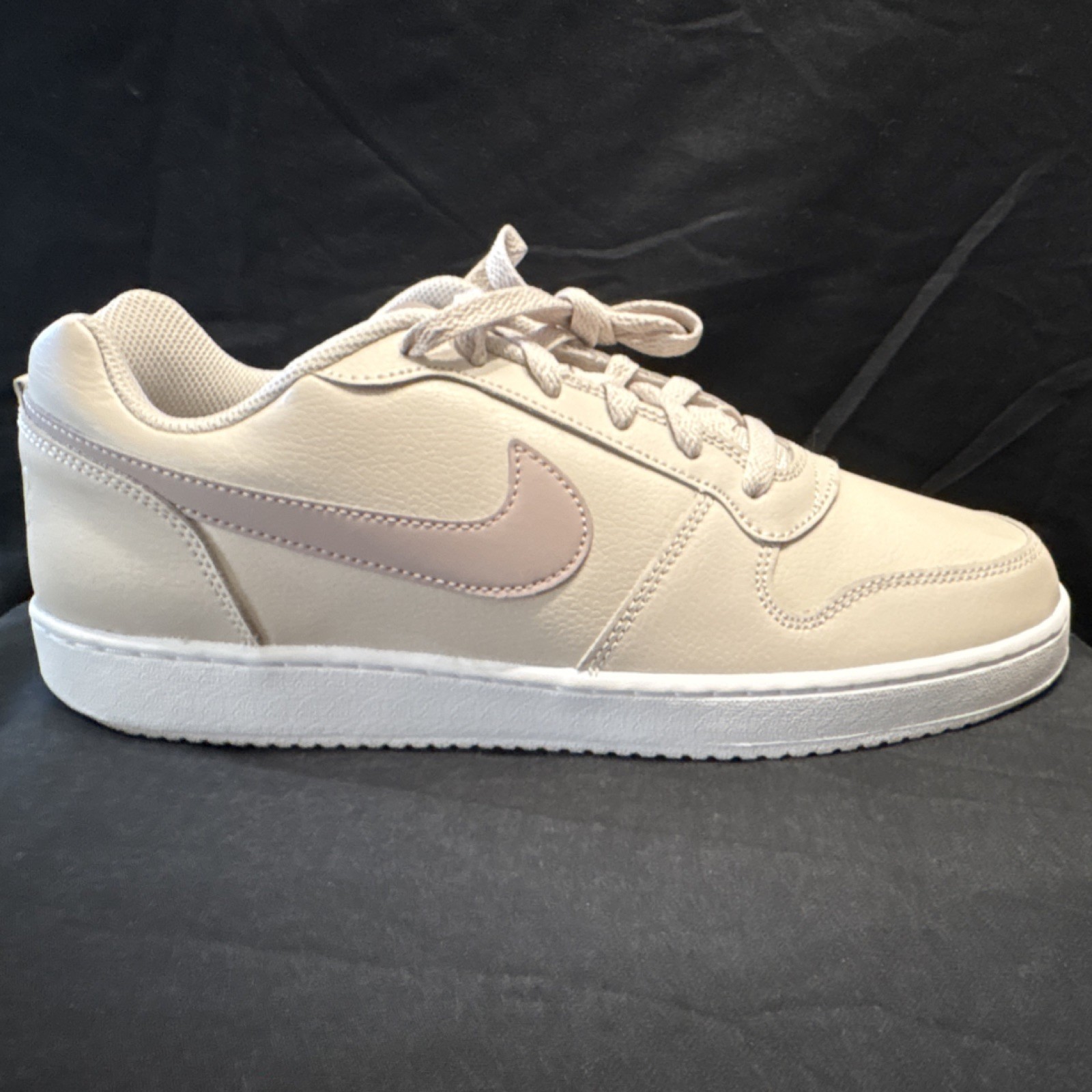 Nike Ebernon Low Beige/White women’s. Brand New/ box has no lid