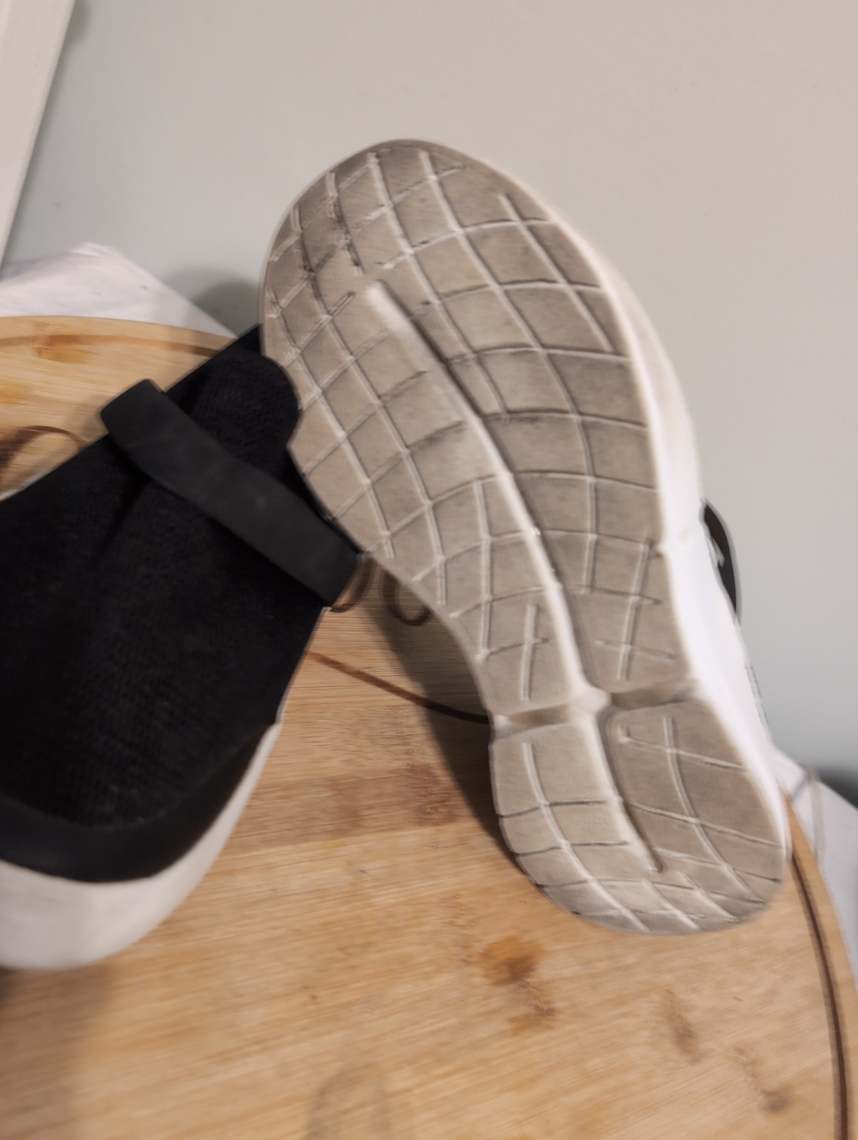 Oofos Oomg Low Women’s Sneakers Size 9 Black Comfort Slip On Shoes Blacks A2