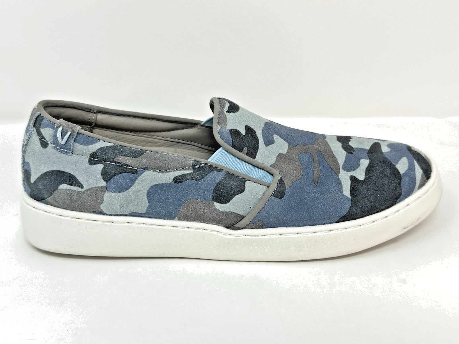 Vionic Avery Camo Grey Suede Slip On Sneaker Womens Sz 7 Vio-Grip Slip Resistant