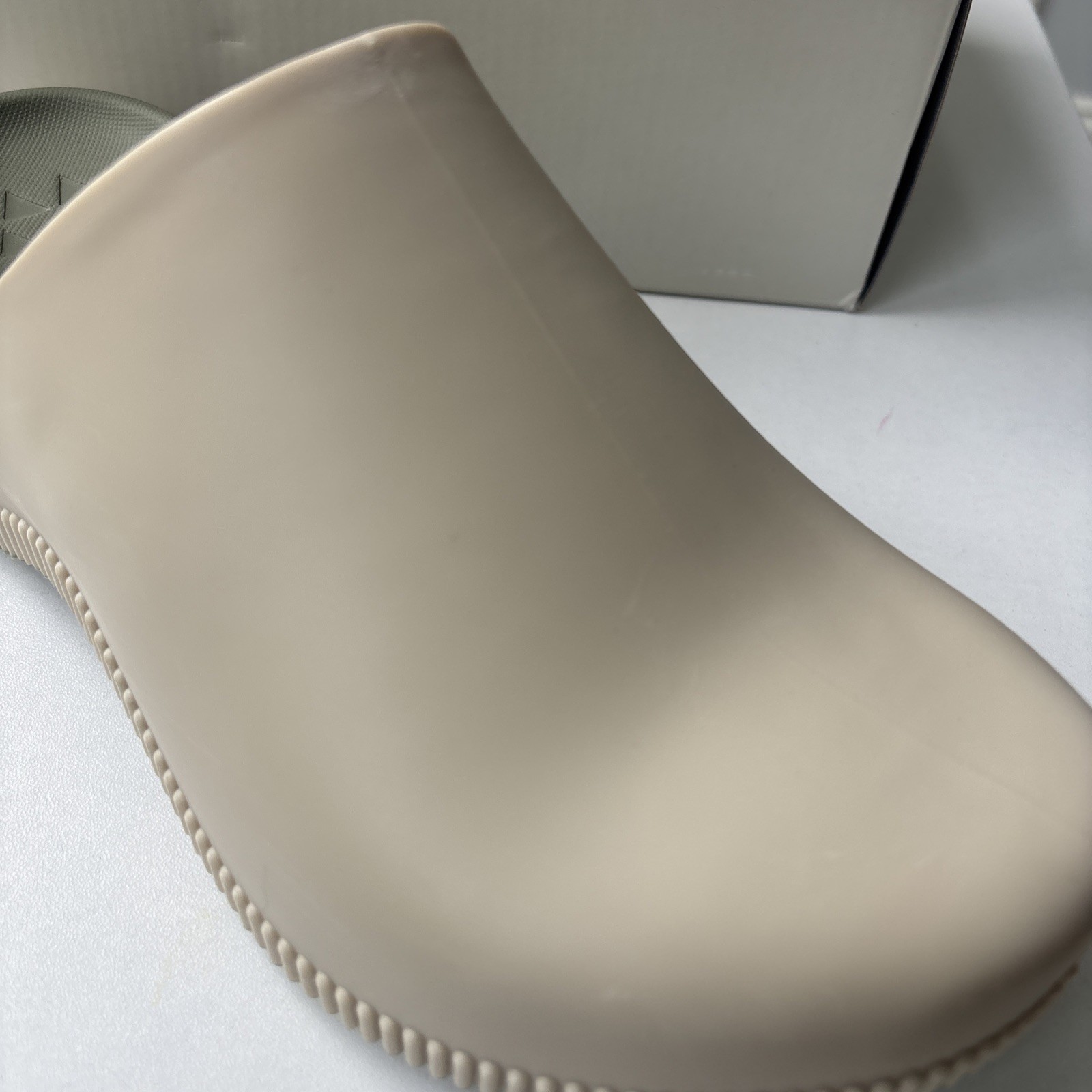 Cougar Sven-Q Sand Women’s 7 Molded TPE Water-Friendly Clog Shoes SVEN-Q New