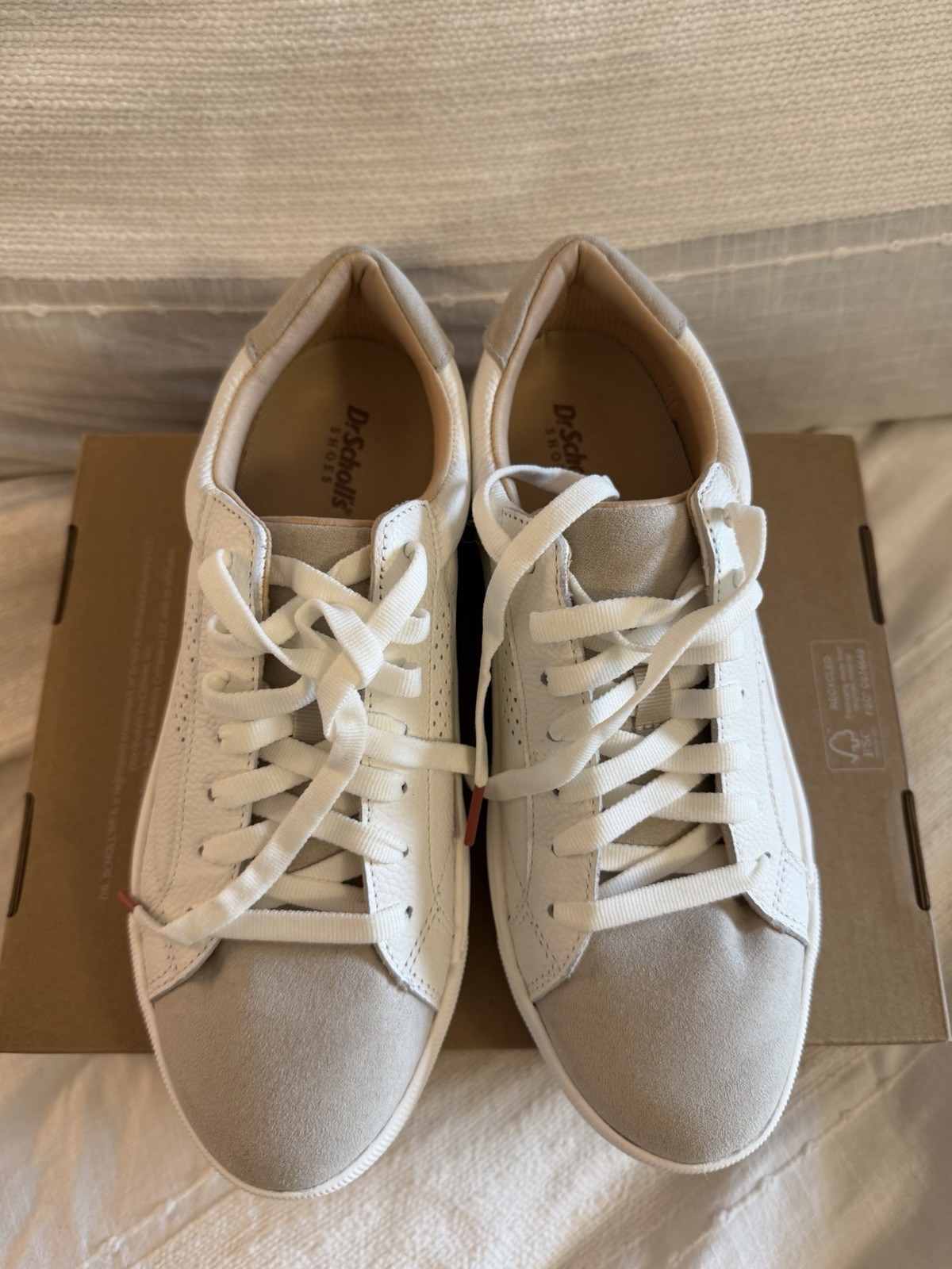 Dr. Scholls Take It Easy Original Collection White Size 8M Womens Sneakers NIB
