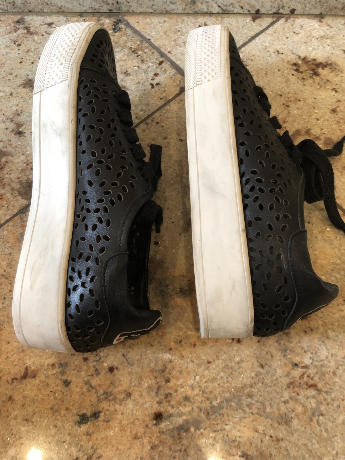 ALICE & OLIVIA LEATHER WOMEN SNEAKERS EUC Size 36.5