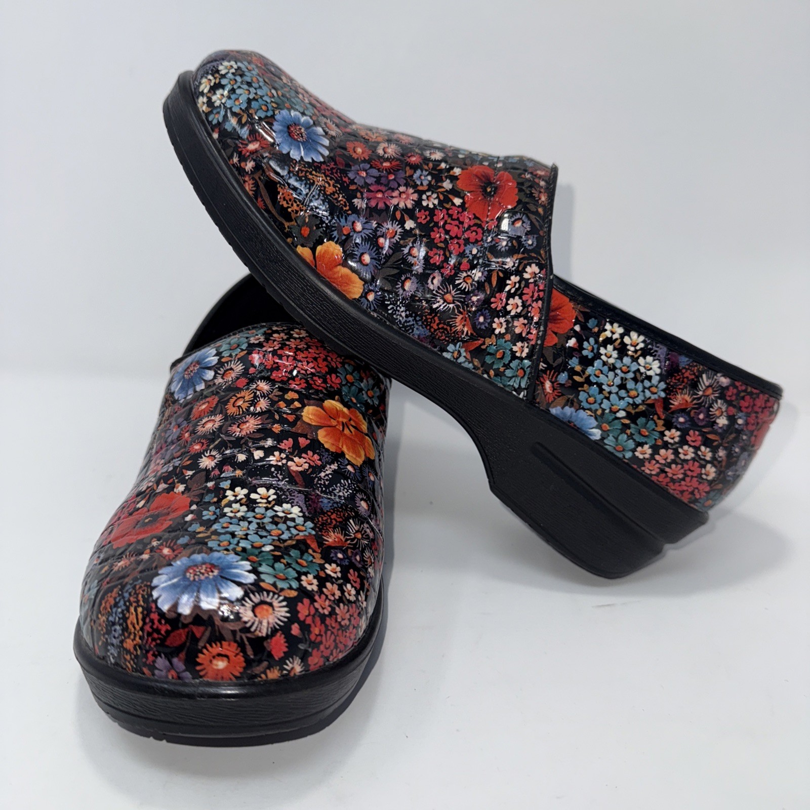 Rasolli Women’s 9 Debby Croco Texture Clogs Flowers Nursing Slip Resistant Shoes