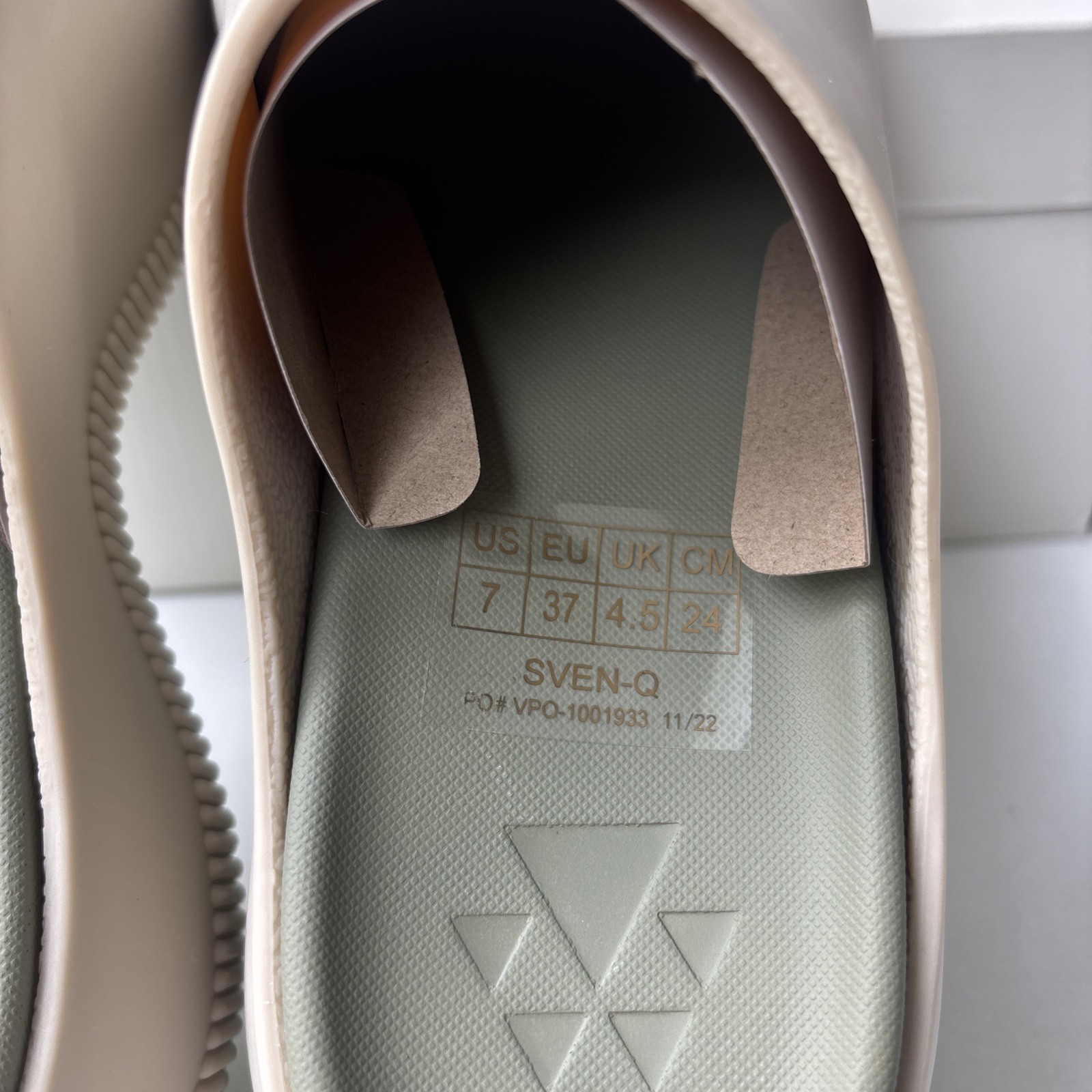 Cougar Sven-Q Sand Women’s 7 Molded TPE Water-Friendly Clog Shoes SVEN-Q New