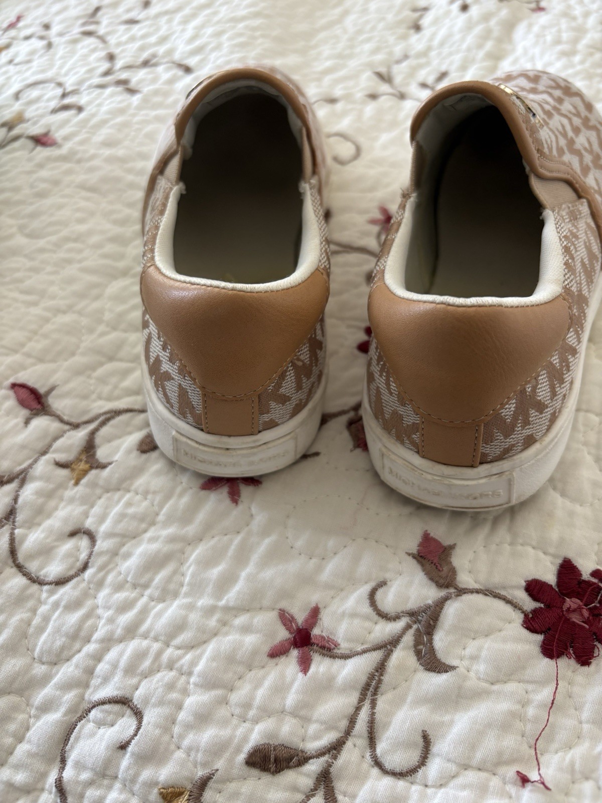 Michael Kors Kid’s Logo Slip-On Comfort Beige Brown White Flat Shoes. Kid size 1