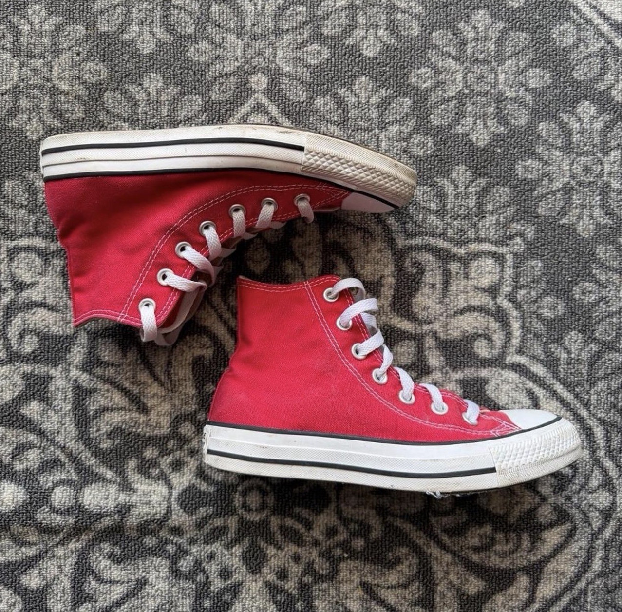 Converse Chuck Taylor All Star High Top Red/White Canvas US WOMEN’S 6