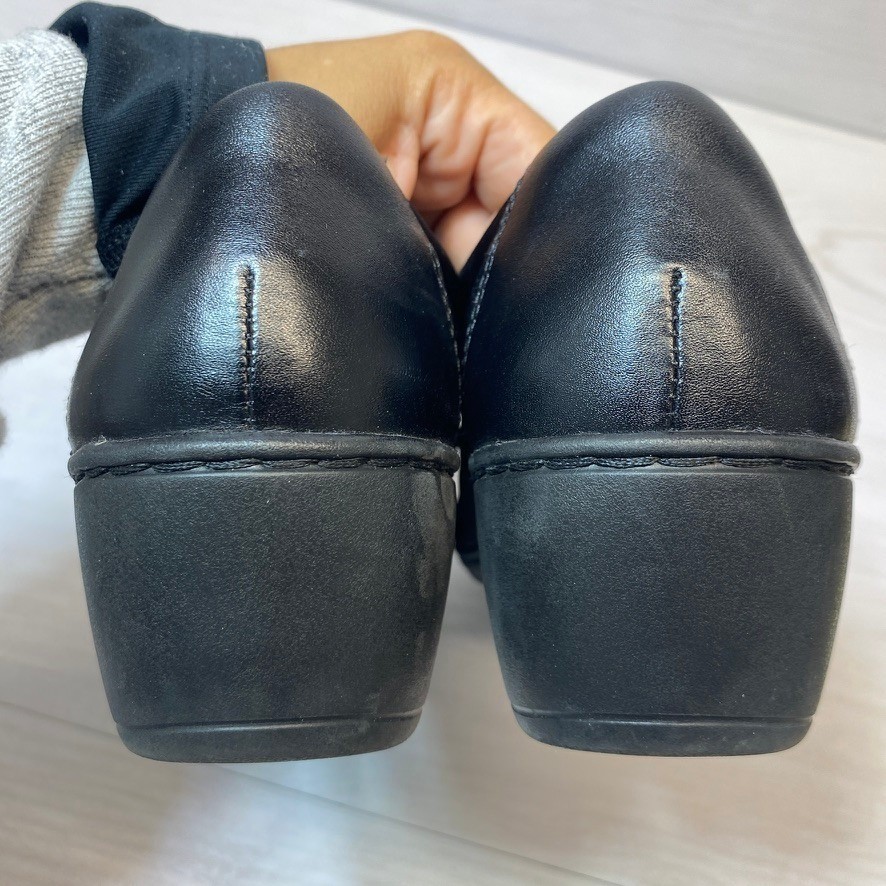 Clarks Women 7.5 Slip On Loafers Wedge Black Leather Cushion Professional Work