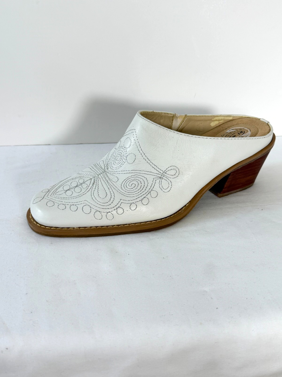 Dr. Scholls Leather White Embroidered Mules 6 Western Round Up Clogs Block Heel
