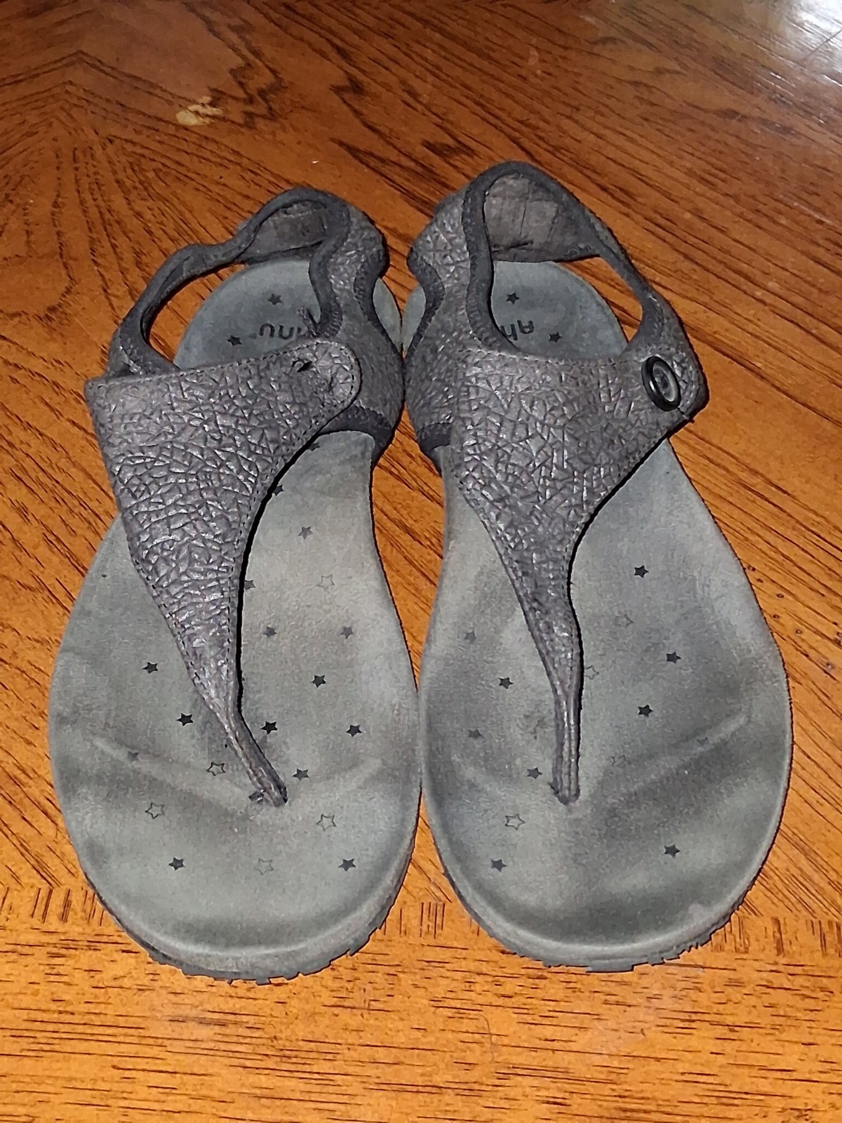 Ahnu Women’s Serena Thong Sandals Dark Gray Suede Leather Size 7 Comfy Shoes