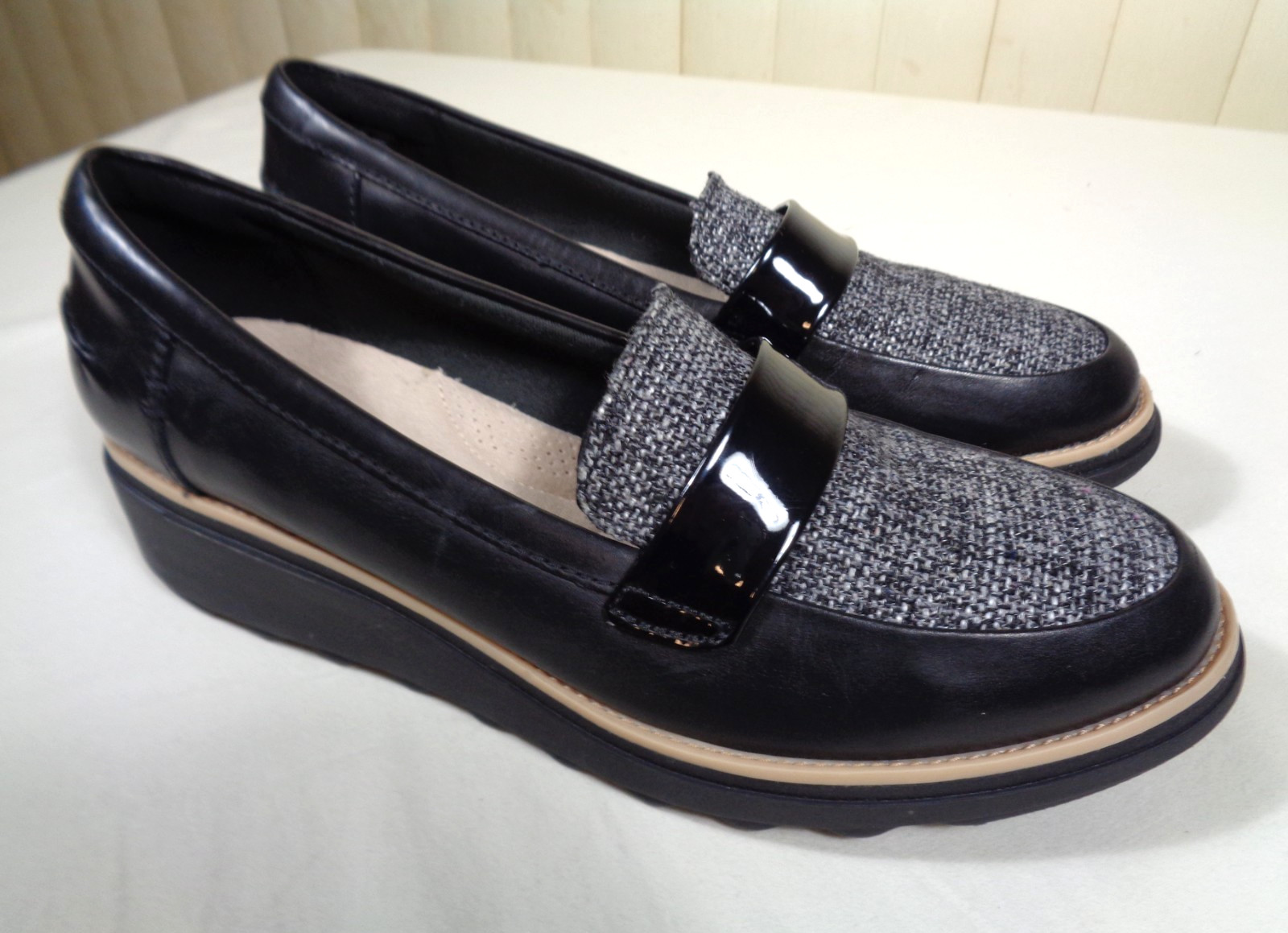 Clark’s collection Women’s size 9M Loafer Sharon Gracie Patent Black Tweed~ new