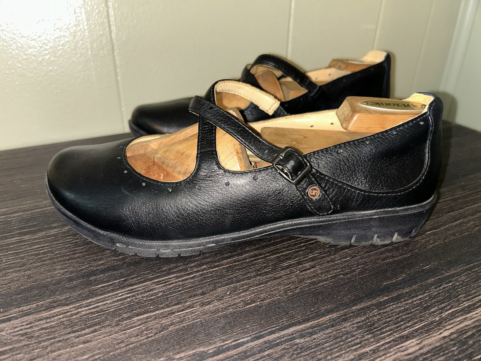 Clarks Unstructured Mary Jane Shoes Womens Size 8 1/2W Black Leather Cross Strap
