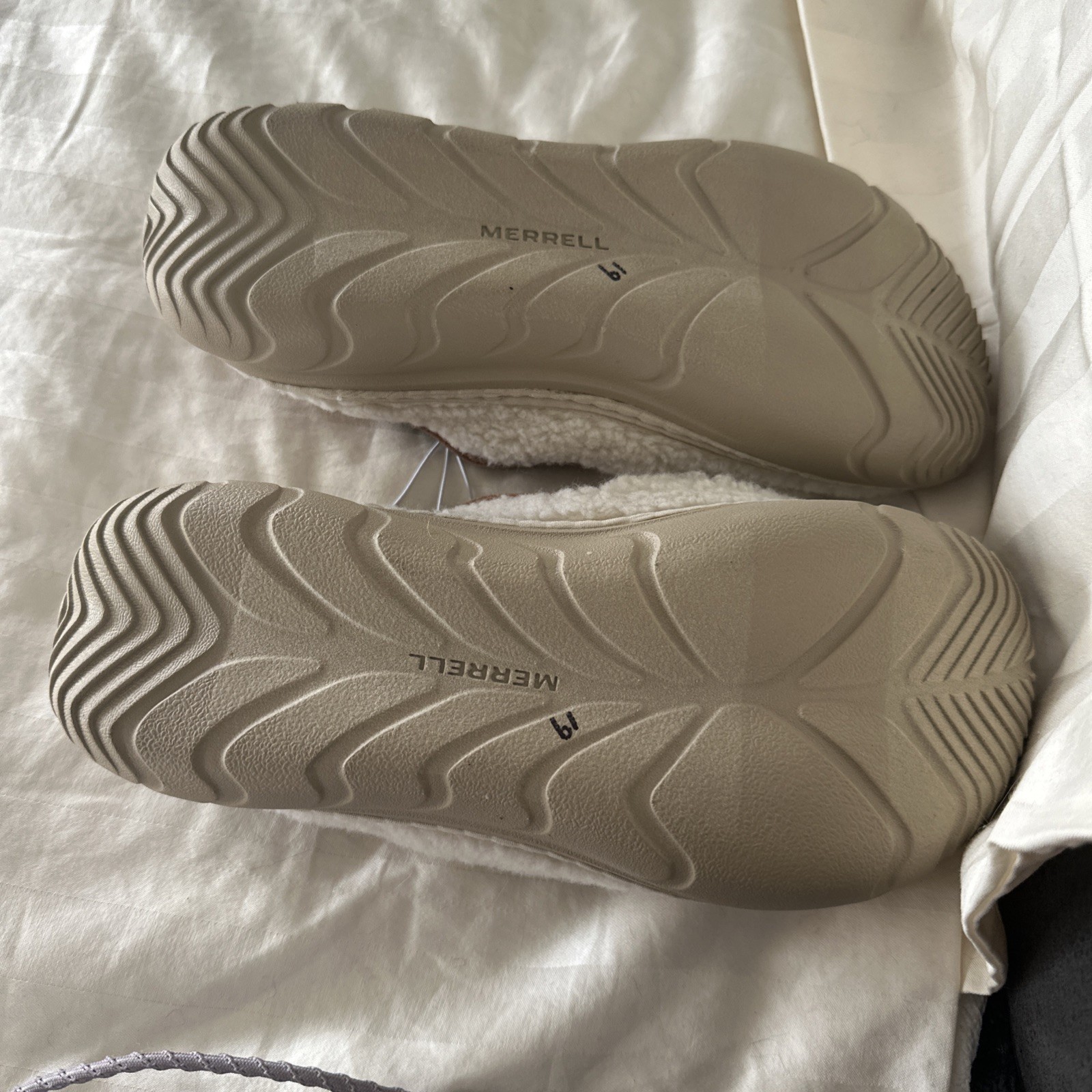 NWT Merrell Hut Moc Cozy Slip On Shoes Smore 8M Ivory And Brown Women’s