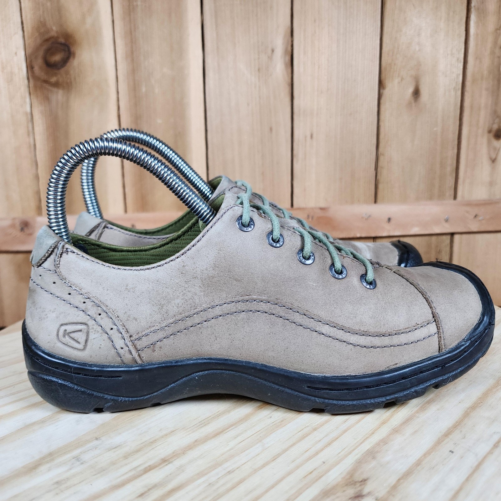 Keen Comfort Tie Shoes Womens 6.5 Tan Leather Walking Hiking Oxford Lace Up