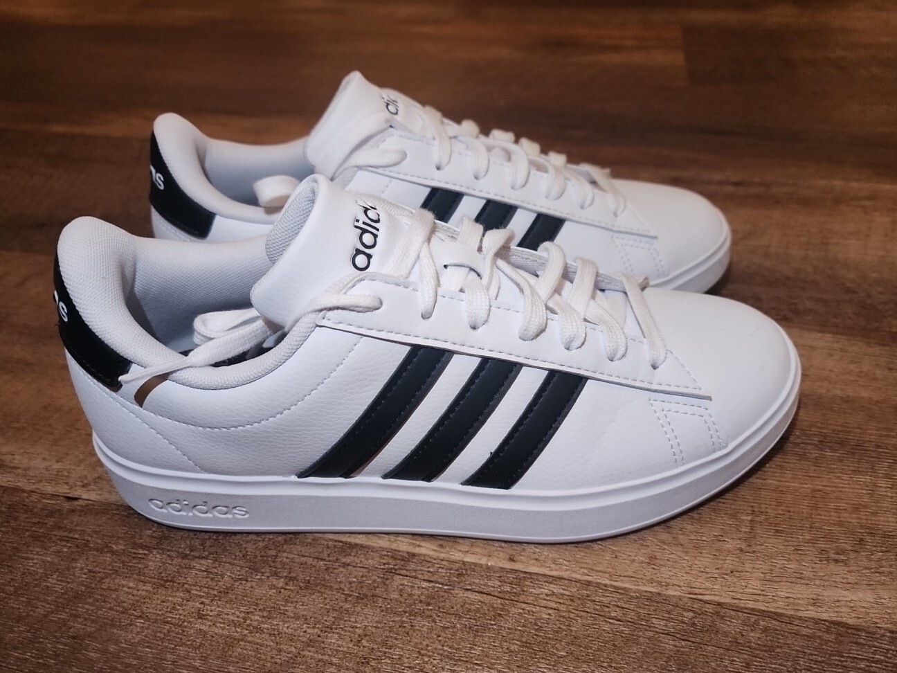 ADIDAS Grand Court 2.0 Sneaker Women’s Size US 7.5 USED ONCE! White/Black GW9214