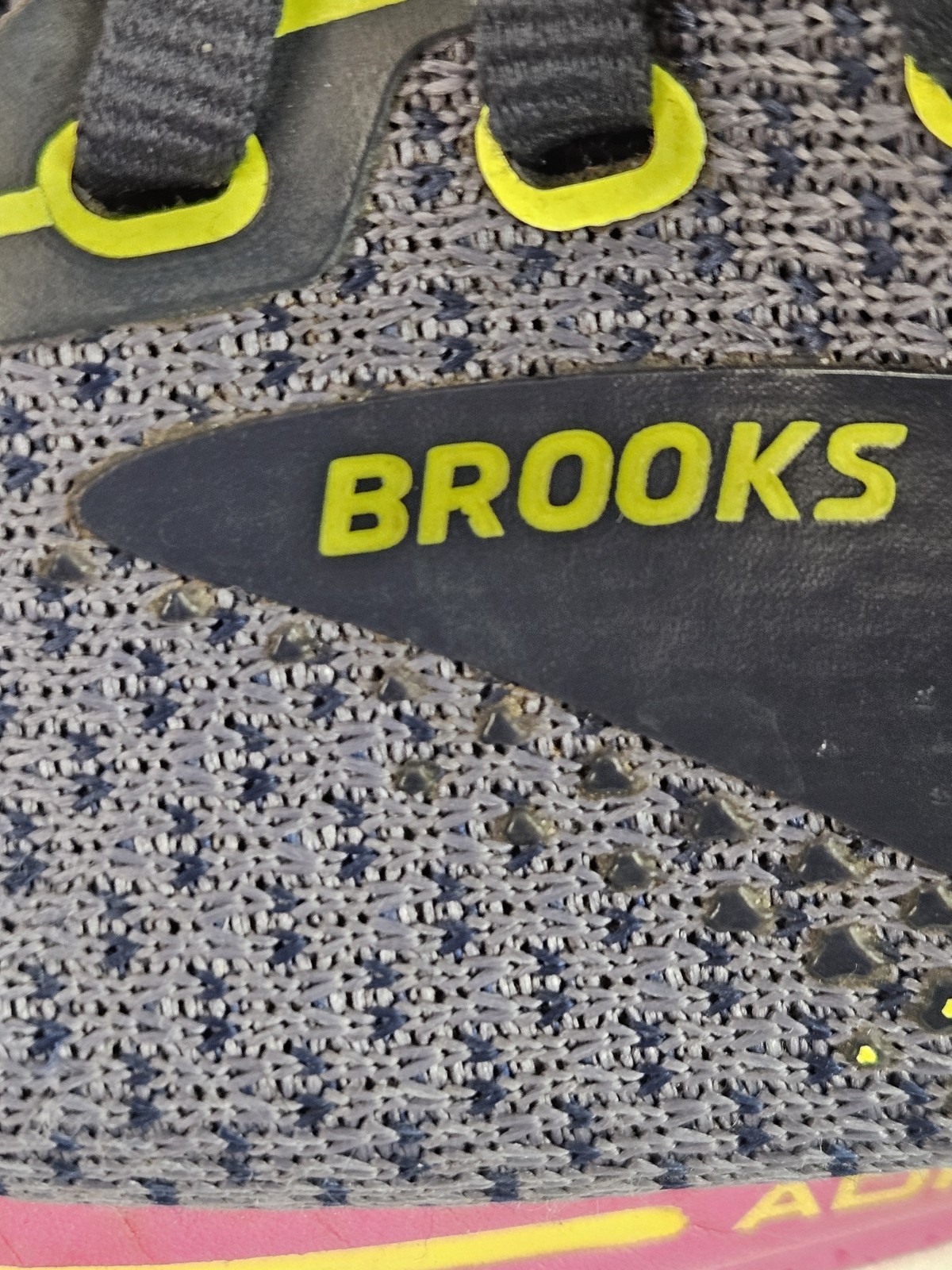 Brooks Adrenaline GTS 22 Womens Shoe Sz 10.5 B Running Nightshadow Viola Sneaker