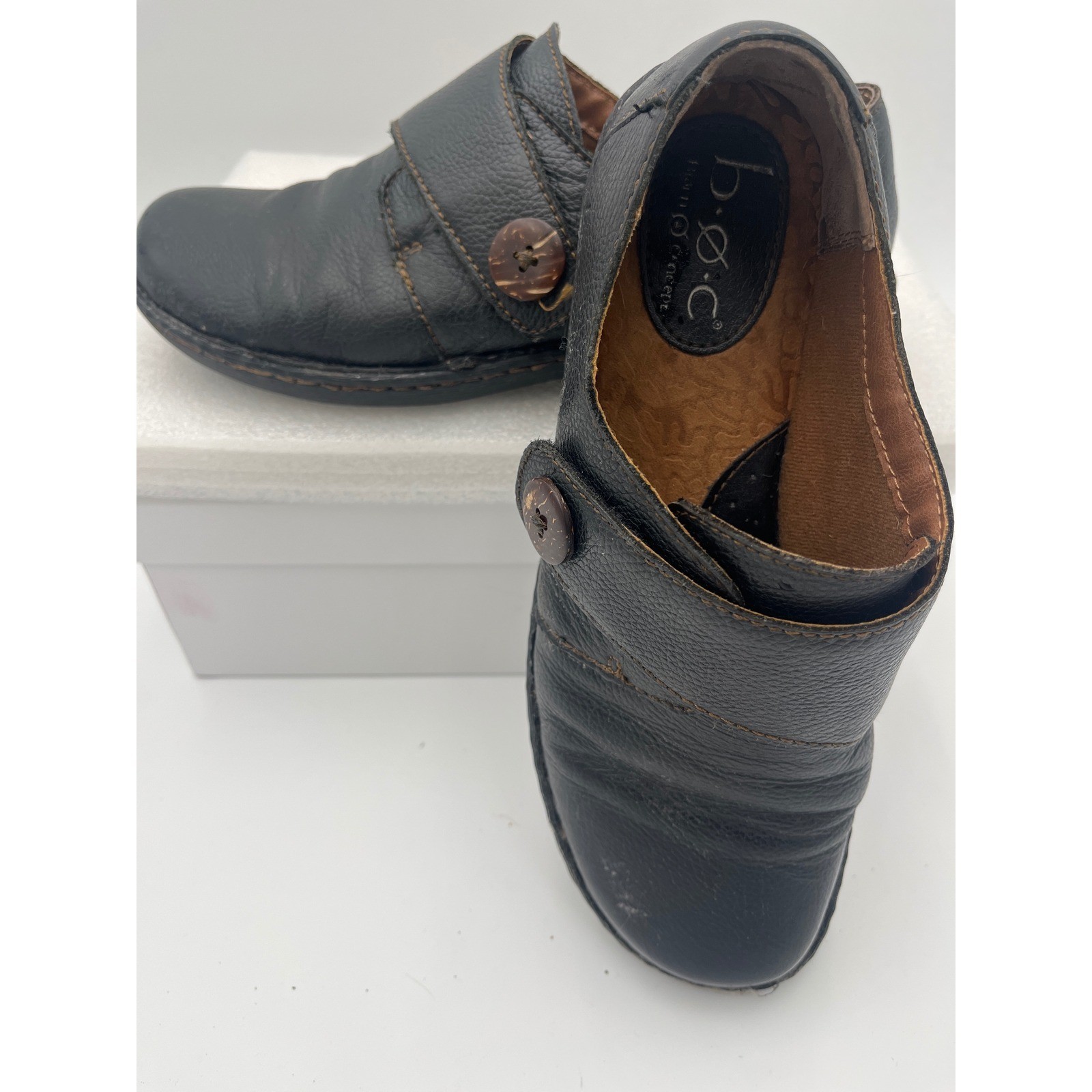 b.o.c.Born Concept Women’s Black Leather Clogs w/Button Slip On Shoes