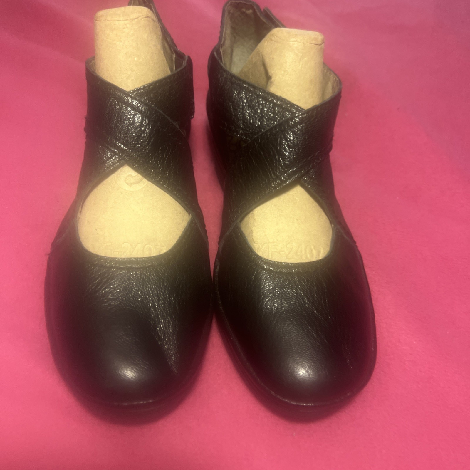 Women’s FLY LONDON Yogo Platform WEDGE Criss Cross Mary Jane Black Shoe 38/7