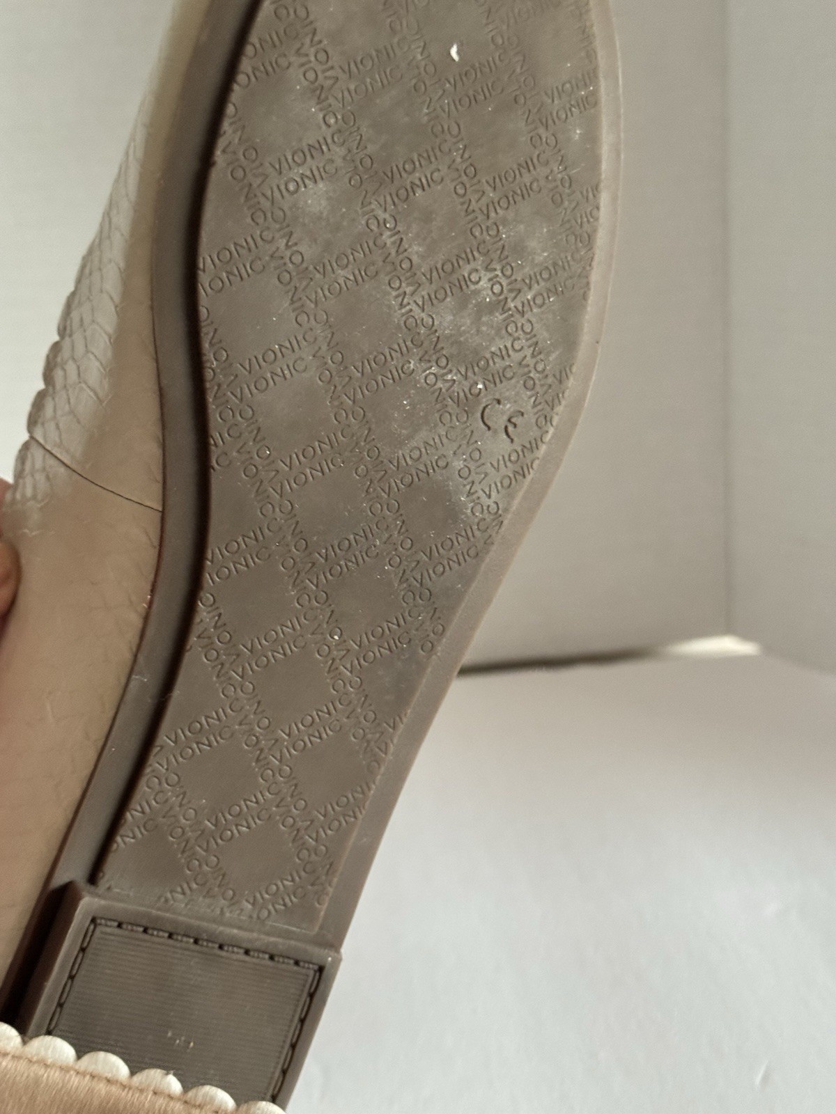 VIONIC Julieta Comfort Loafers Size 9.5 CREAM Snake Print Orthotic Ballet Shoe